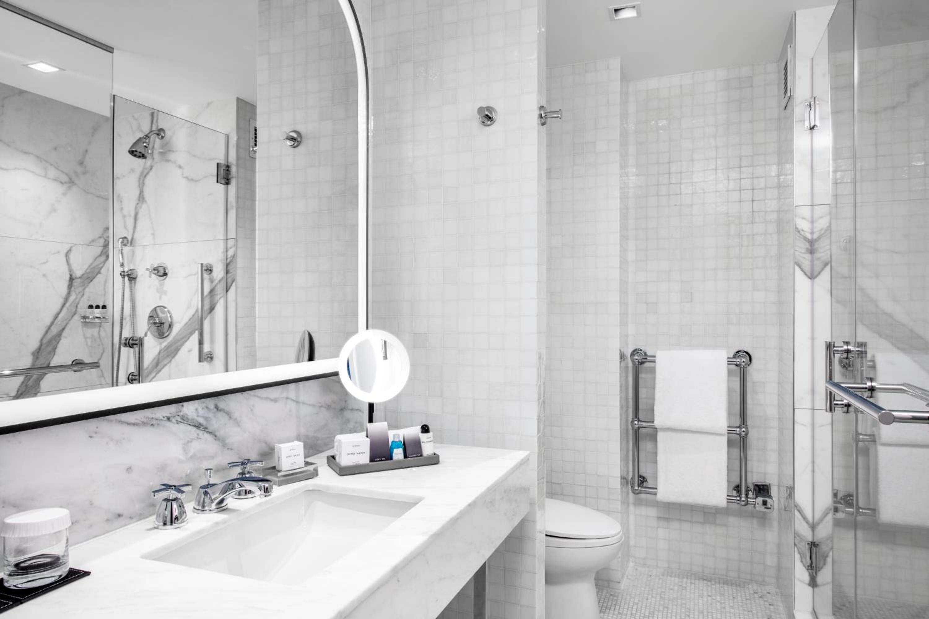 One-Bedroom King Suite