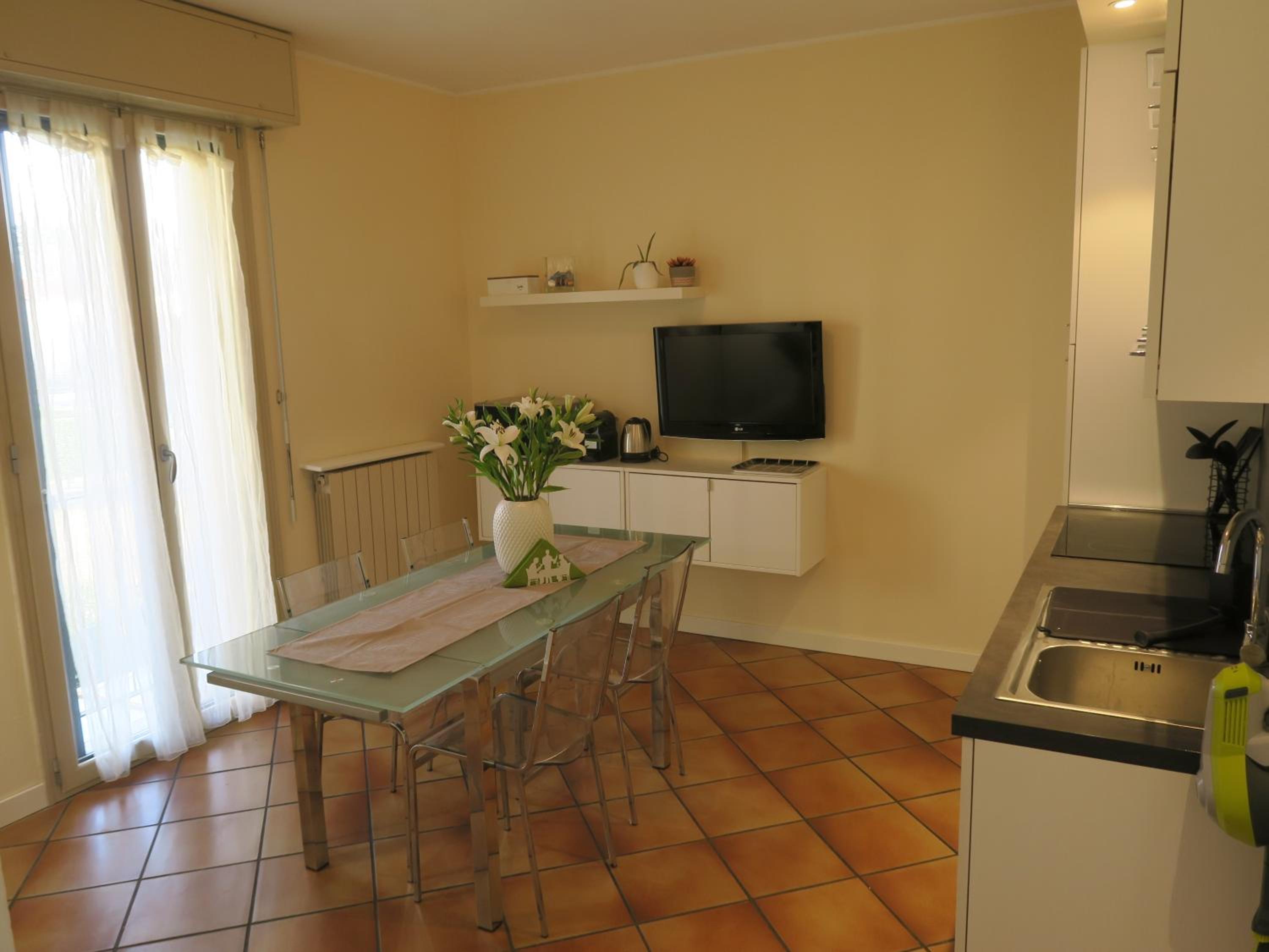 Two-Bedroom House photo 3