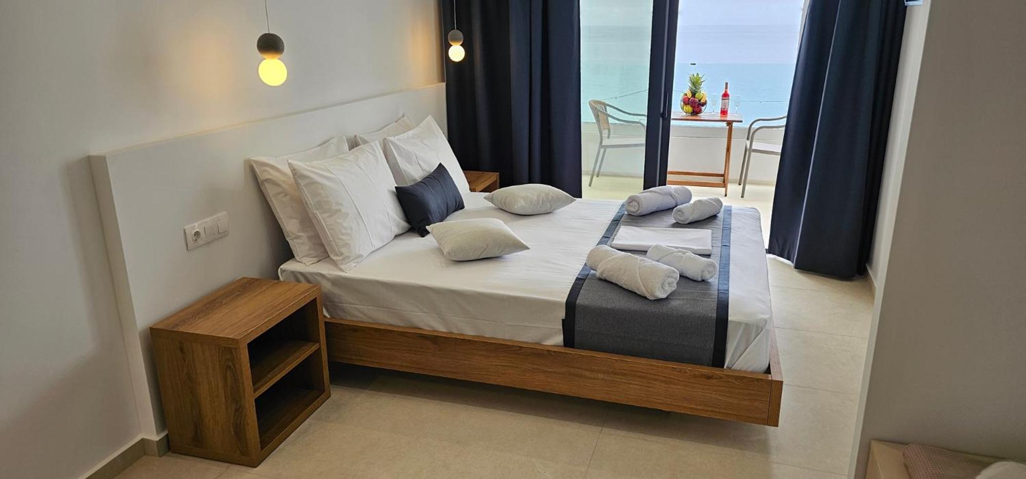 Deluxe Suite with Sea View photo 1