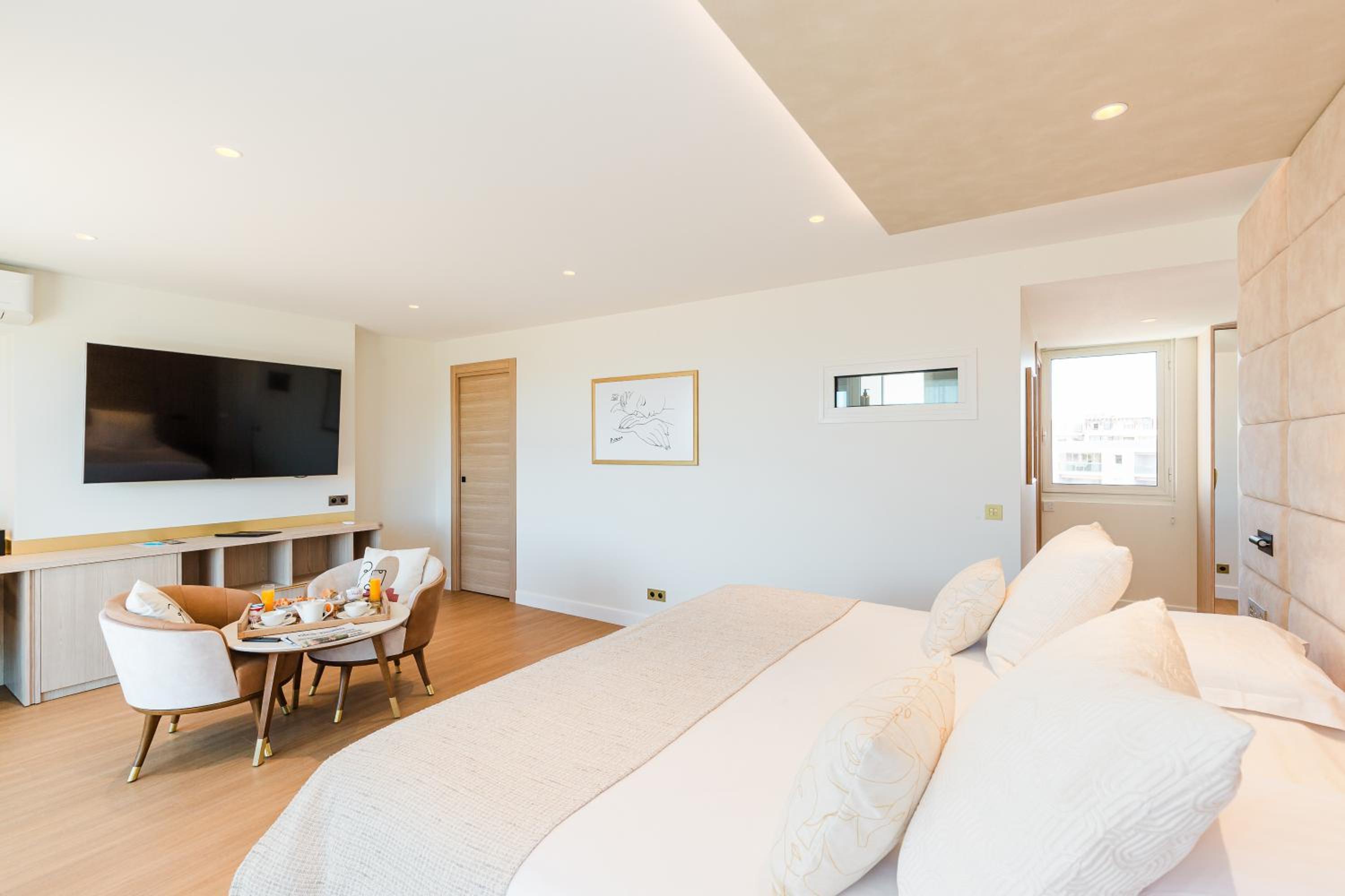 Junior Suite with Sea View - Photo 4