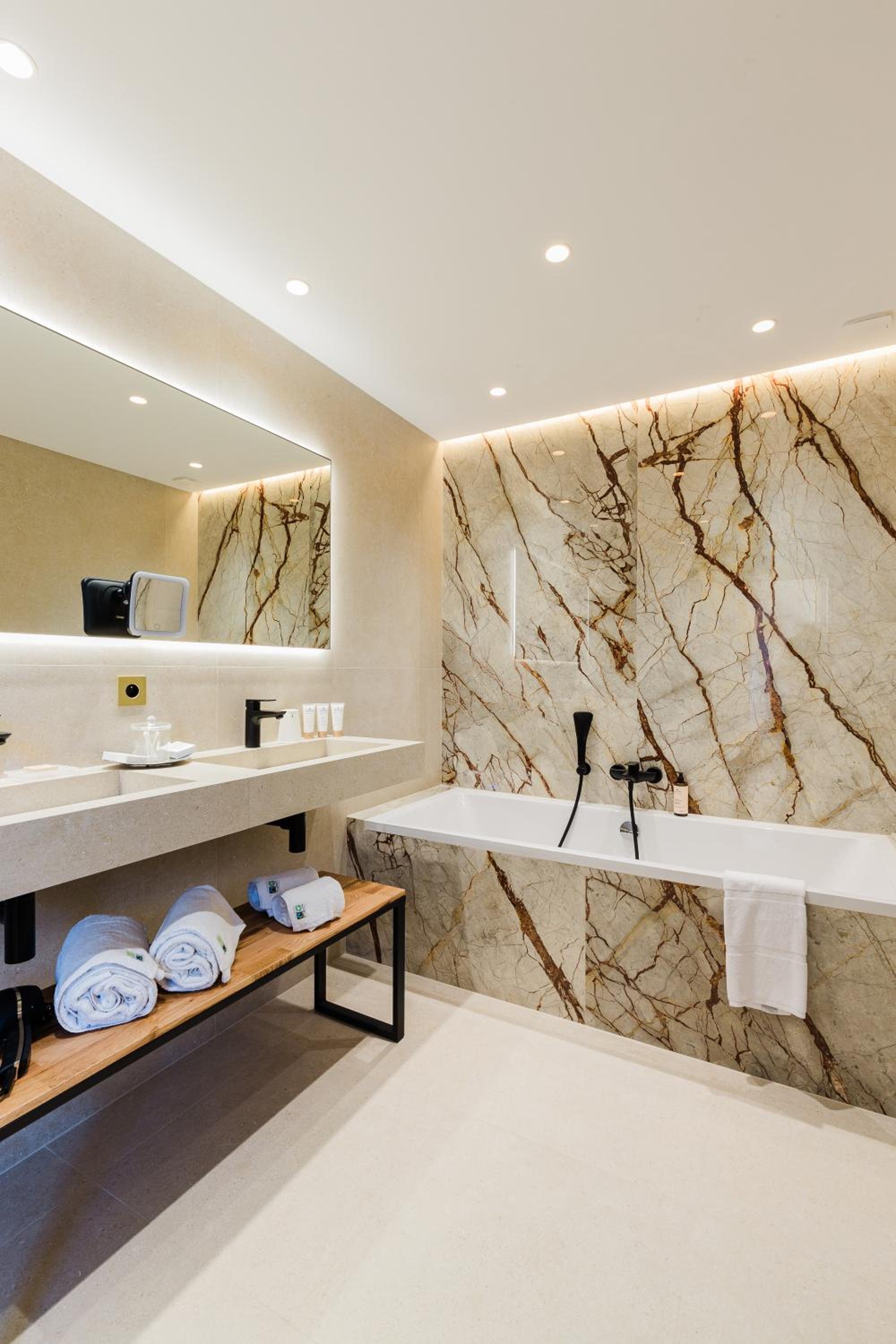 Junior Suite with Sea View - Photo 8