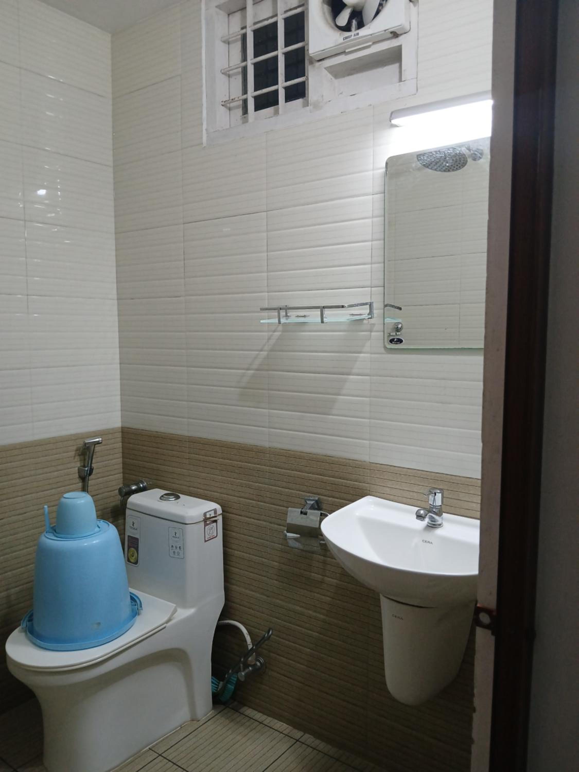 Double Room with Balcony - Photo 5