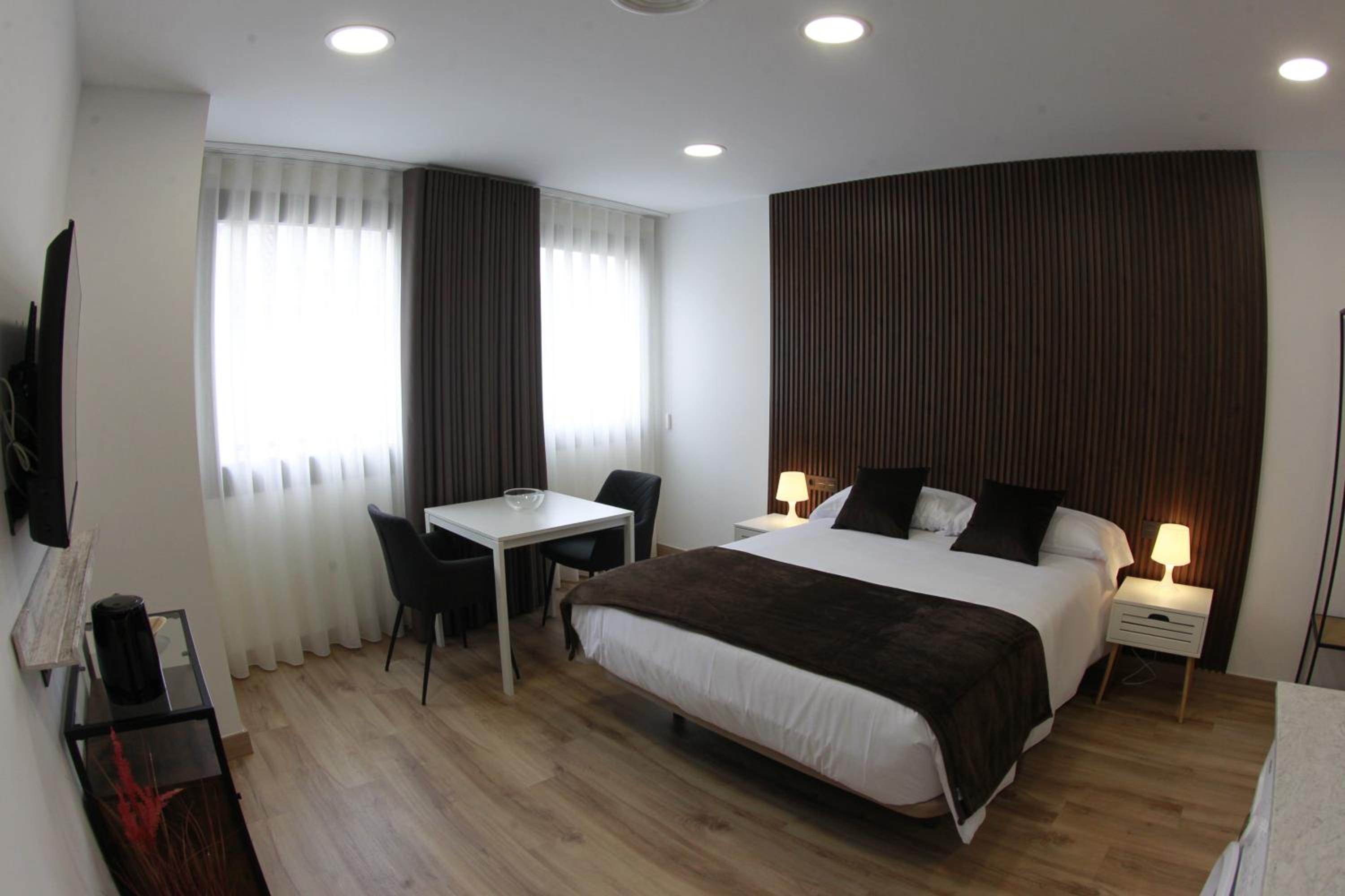 One-Bedroom Premium Apartment photo 2