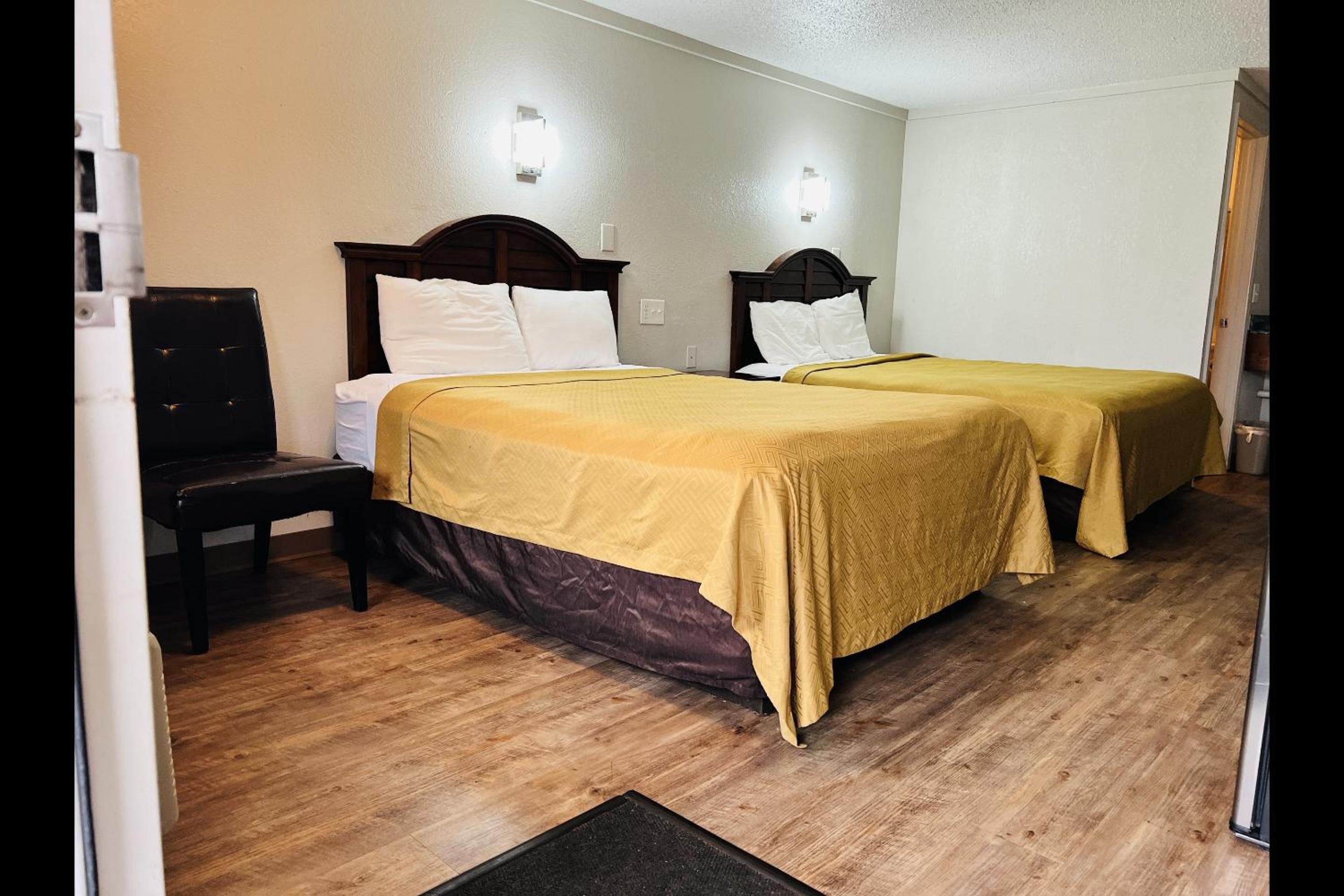 2 Full Beds Non-Smoking