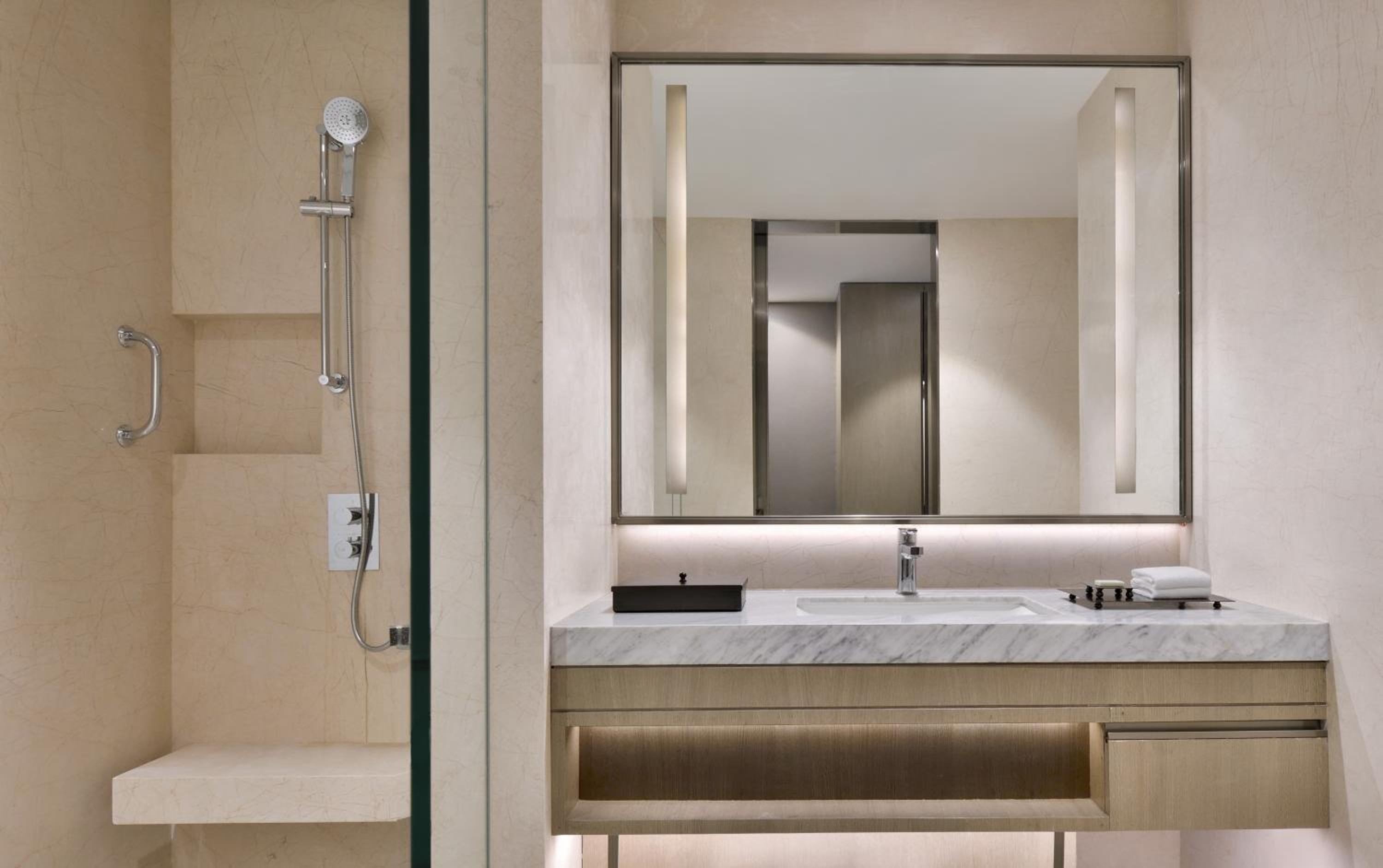 King Room with City View - 10% discount on Food and Soft Beverage, Spa and Airport Transfers photo 2