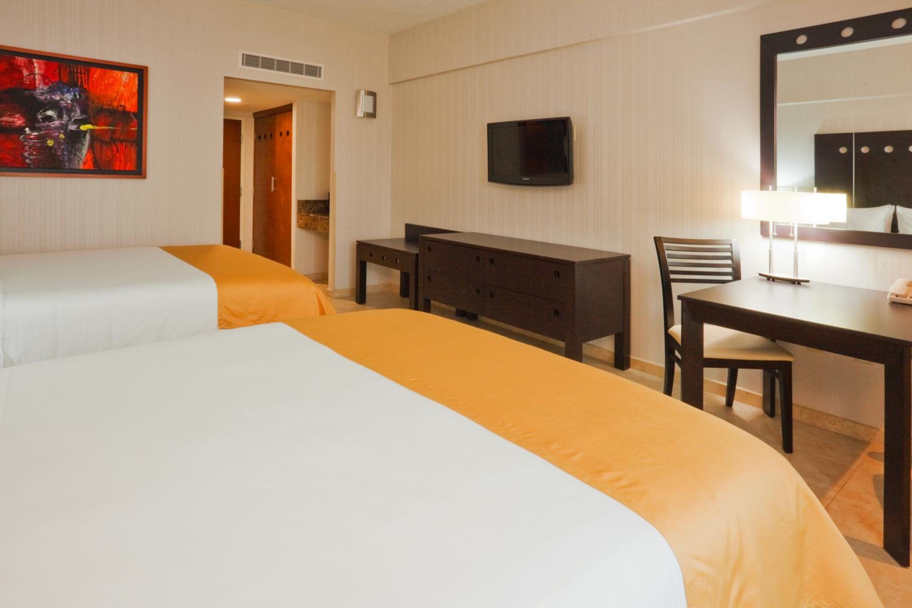 Standard Double Room with Two Double Beds - Photo 1