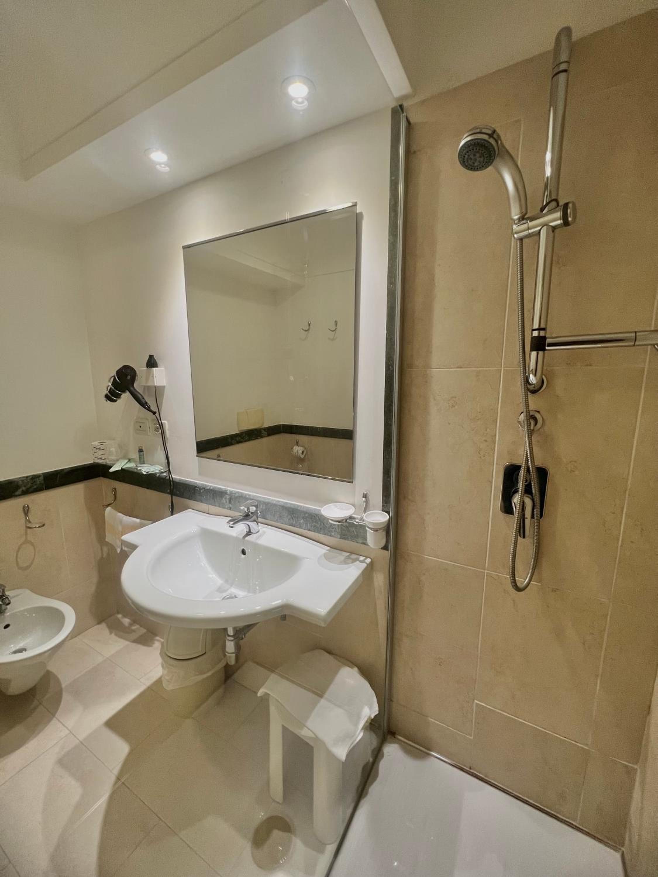 Double or Twin Room with Swimming Pool Access photo 2