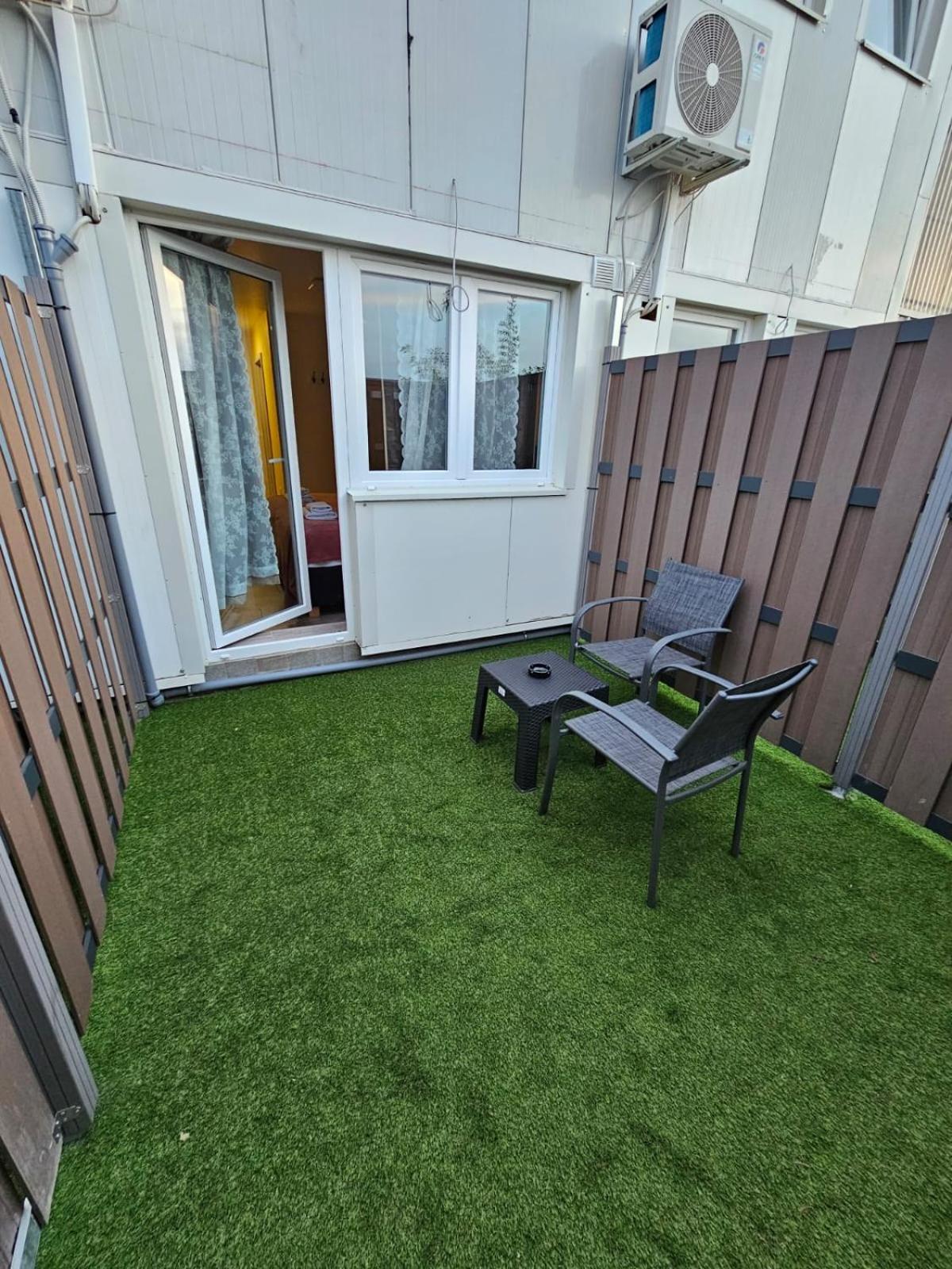 Double or Twin Room with Terrace - Photo 7