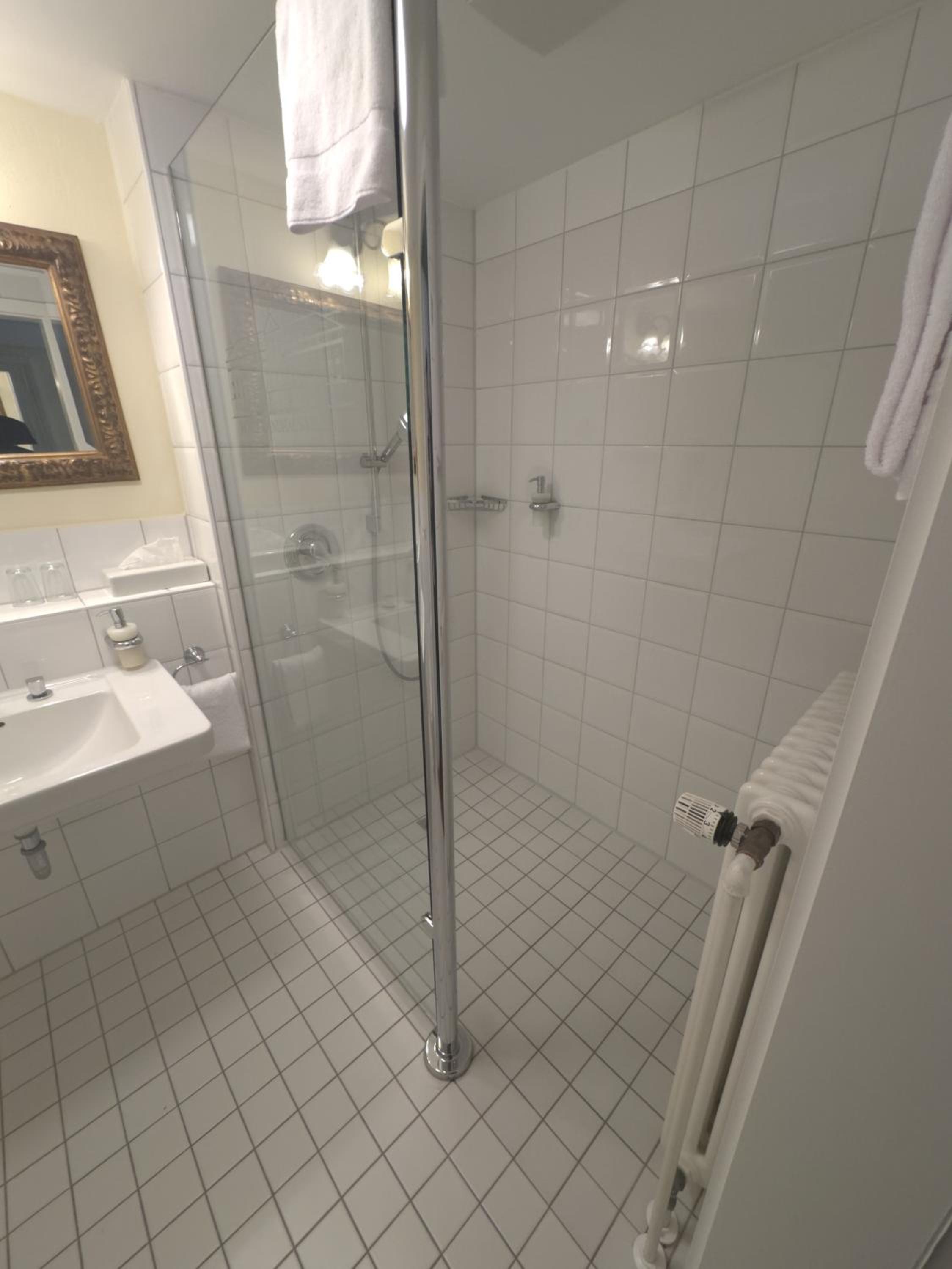 Budget Double Room photo 2