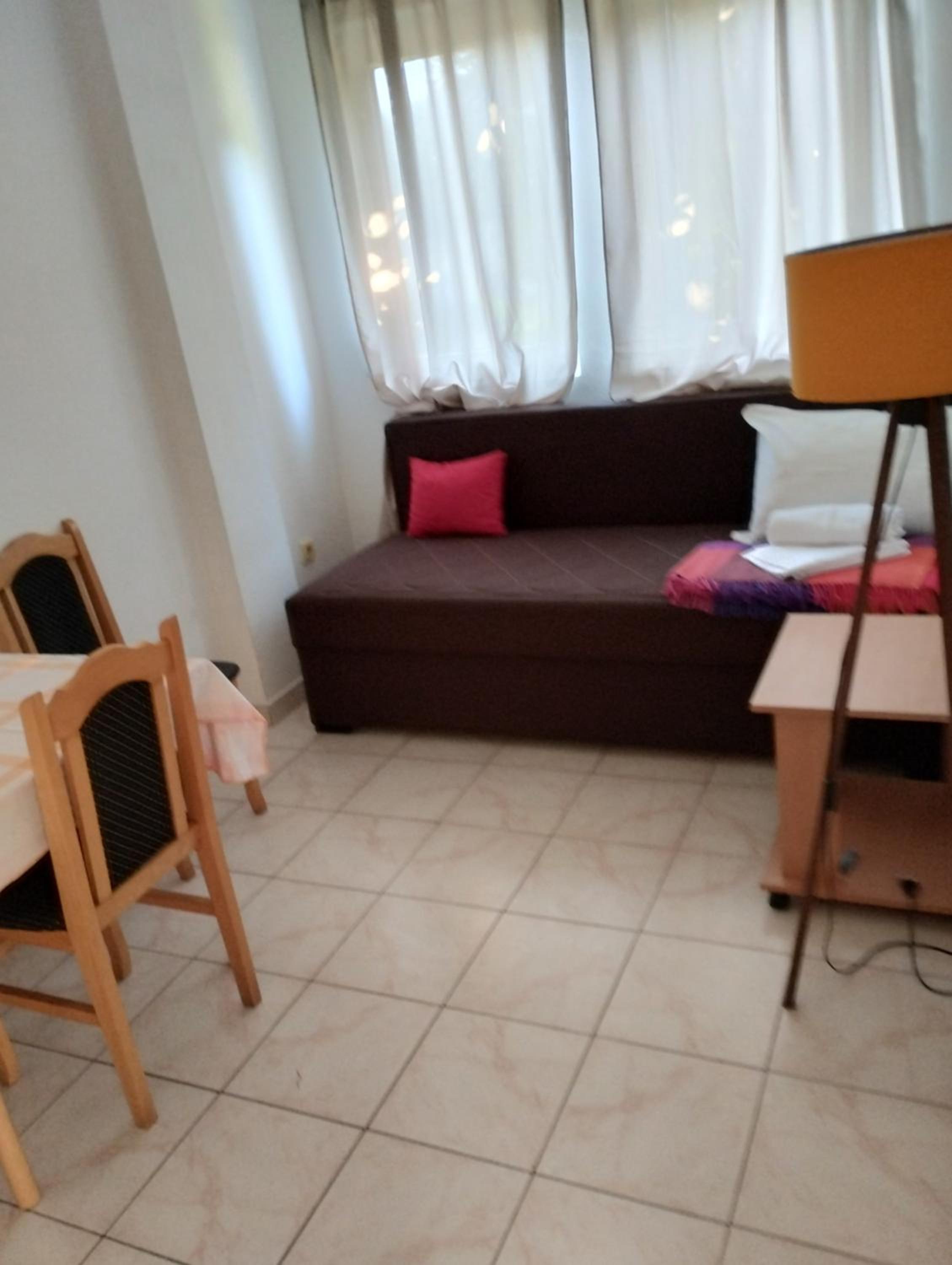 One-Bedroom Apartment photo 3