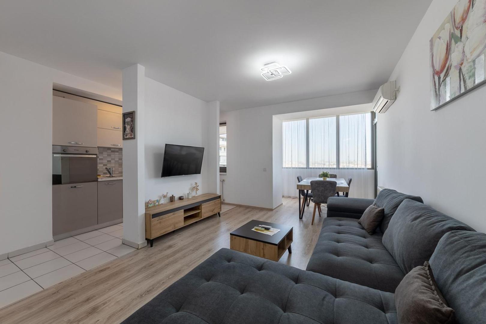 Superior One-Bedroom Apartment with Balcony