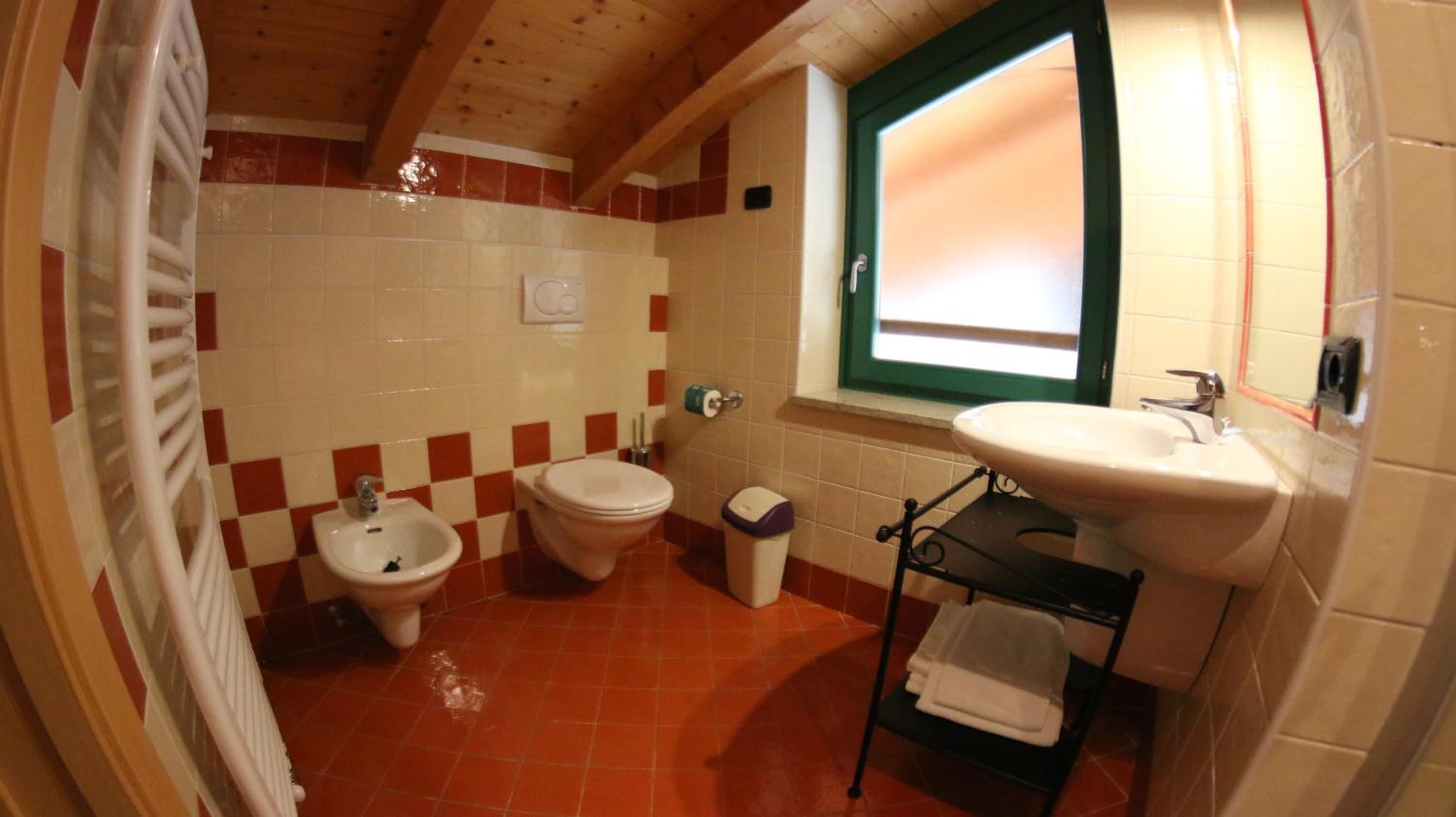 Double Room - Photo 13