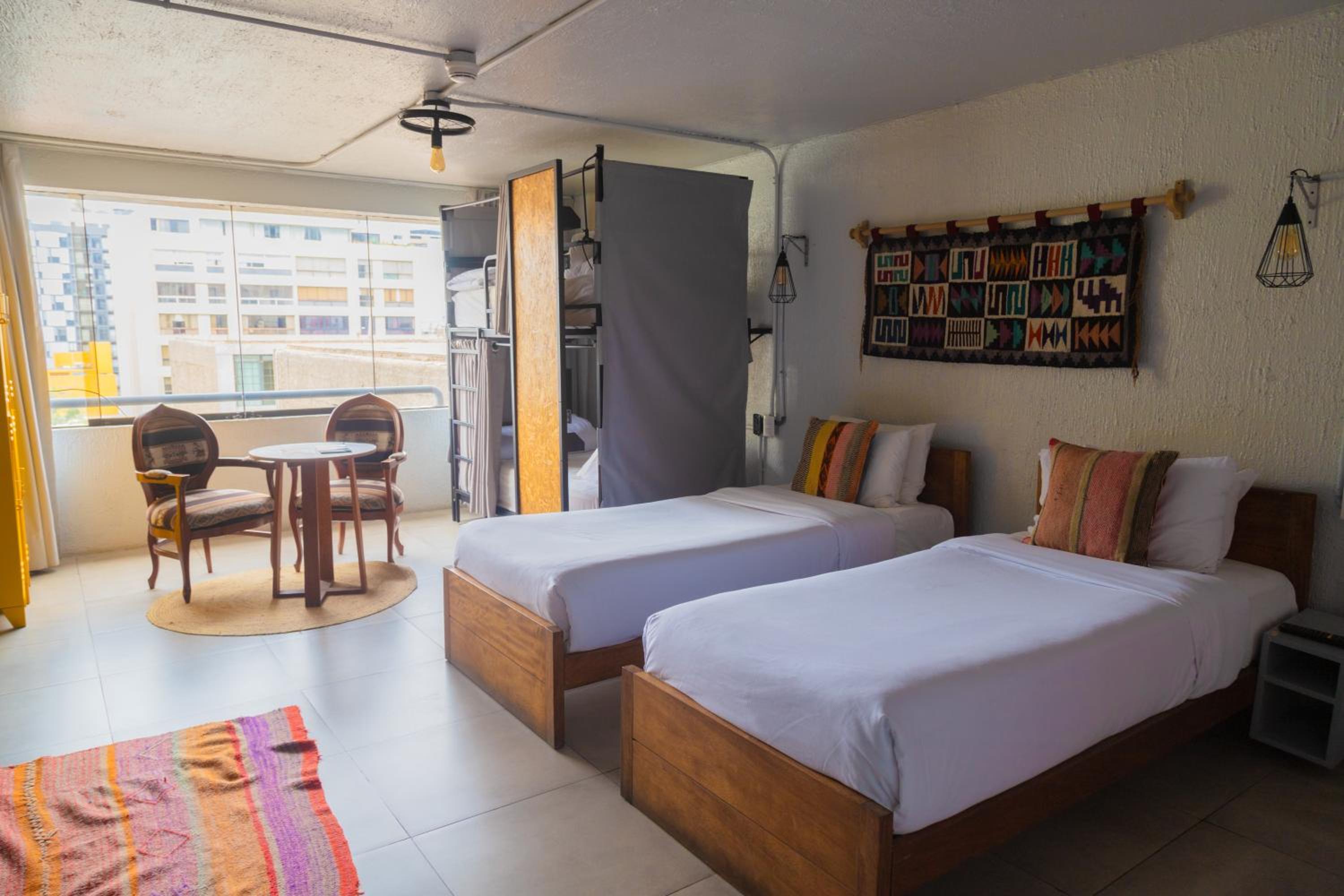 Quadruple Room with Private Bathroom photo 3