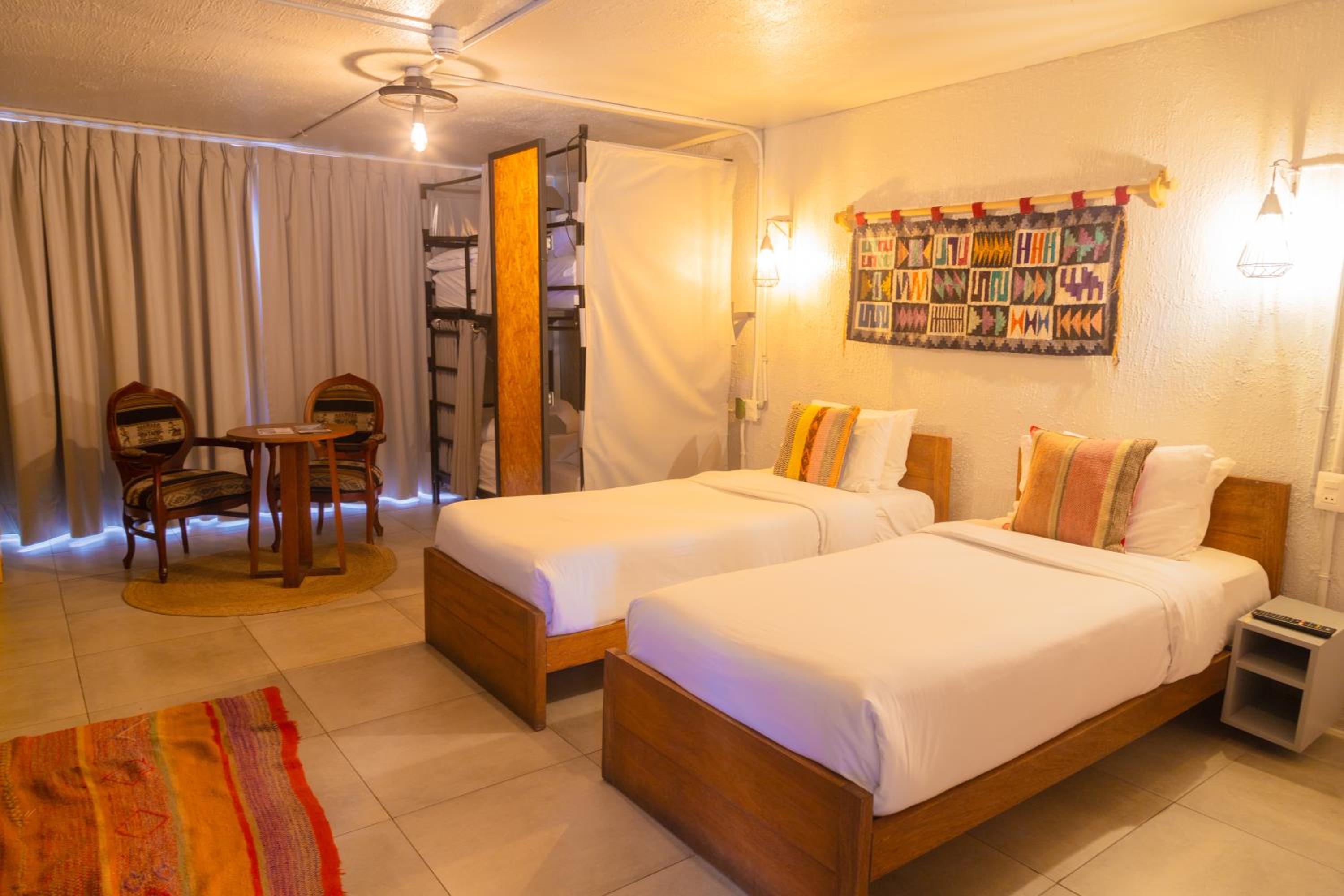 Quadruple Room with Private Bathroom photo 3