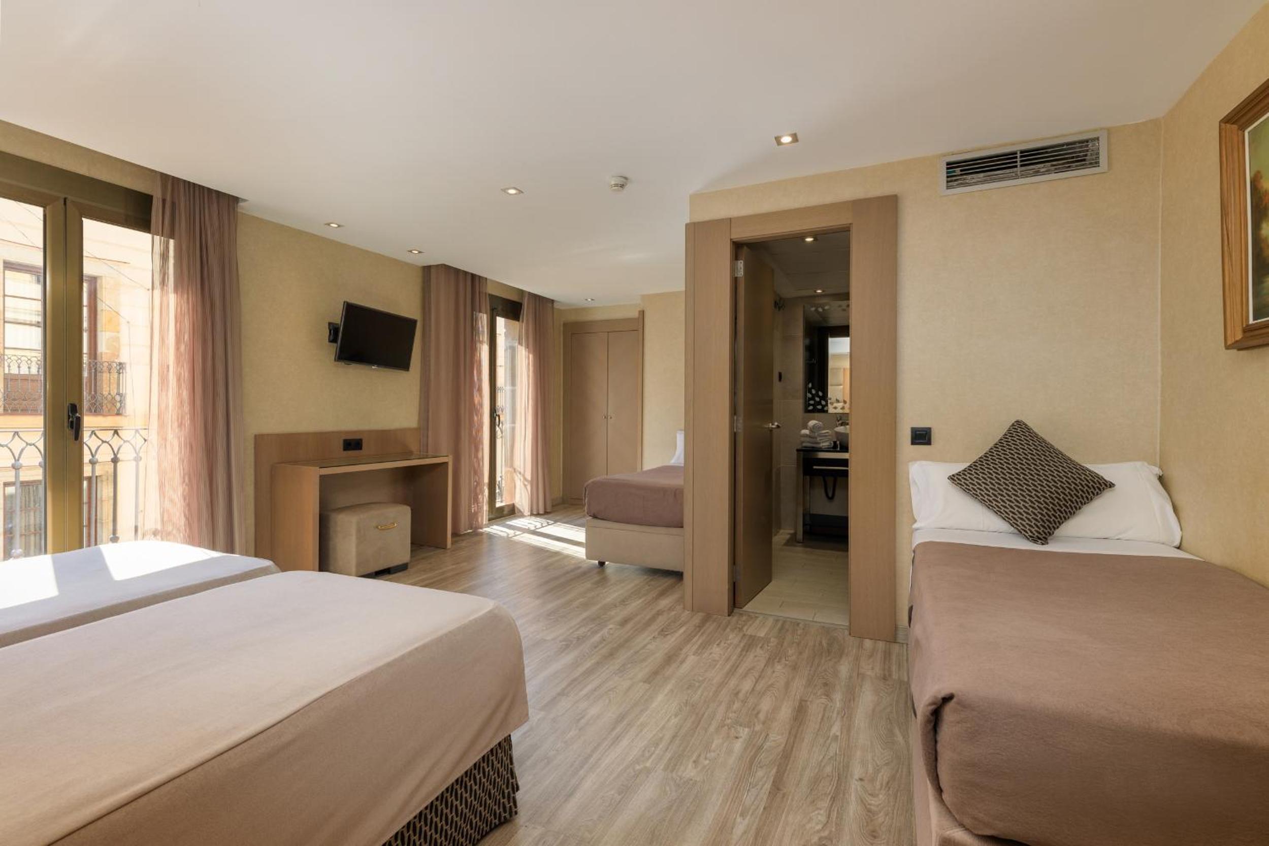 Standard Quadruple Room