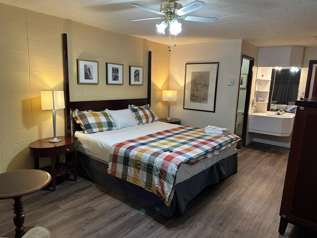 King Room with Garden View - Photo 6