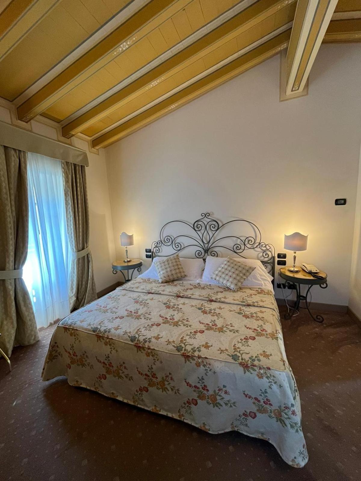 Standard Double or Twin Room with Garden View