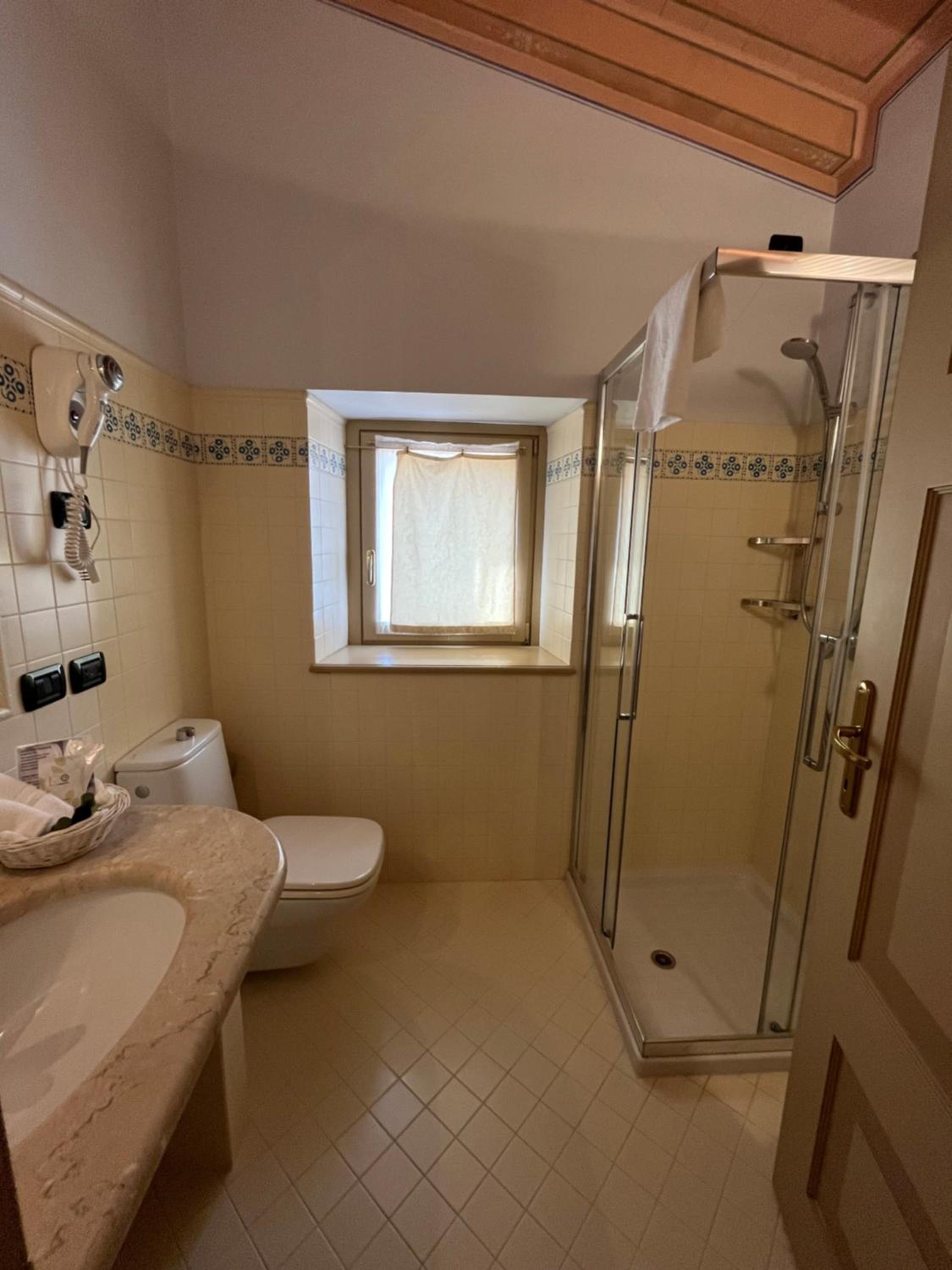 Standard Double or Twin Room photo 2