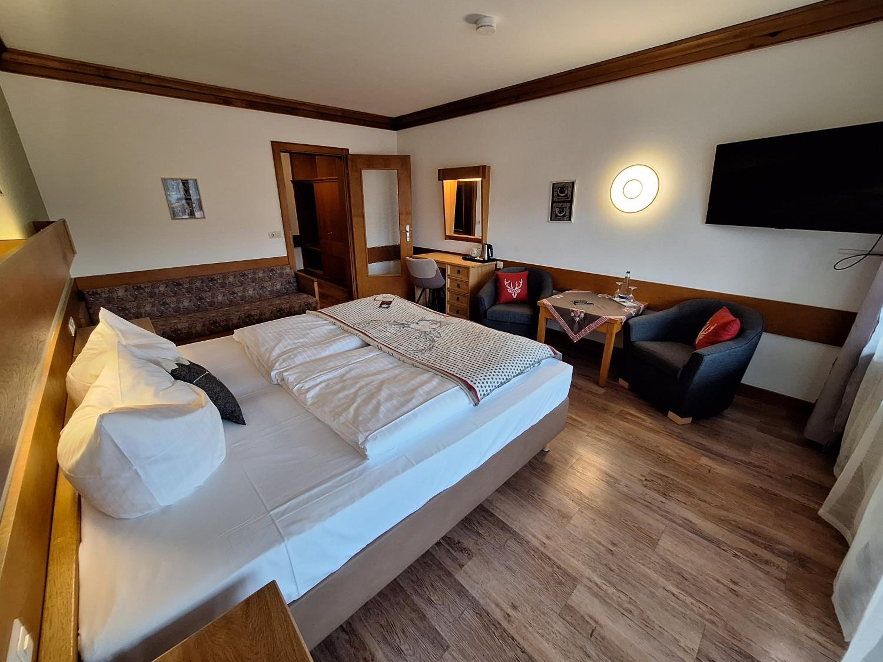 Double Room with Extra Bed photo 1