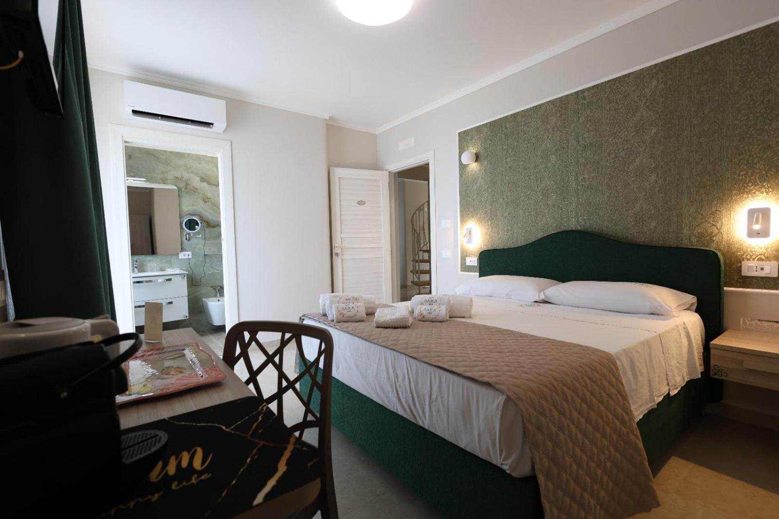 Deluxe Double Room with Balcony and Sea View