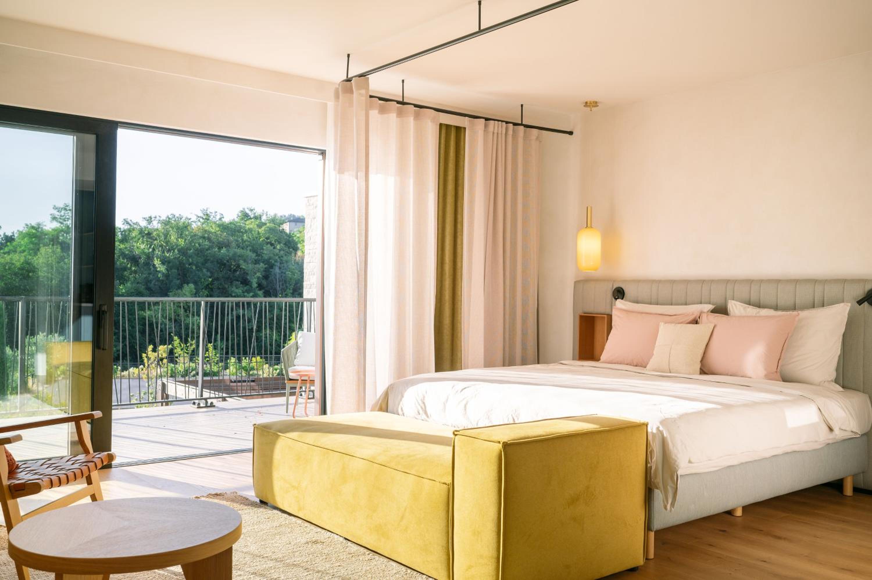 Junior Suite with Lake View