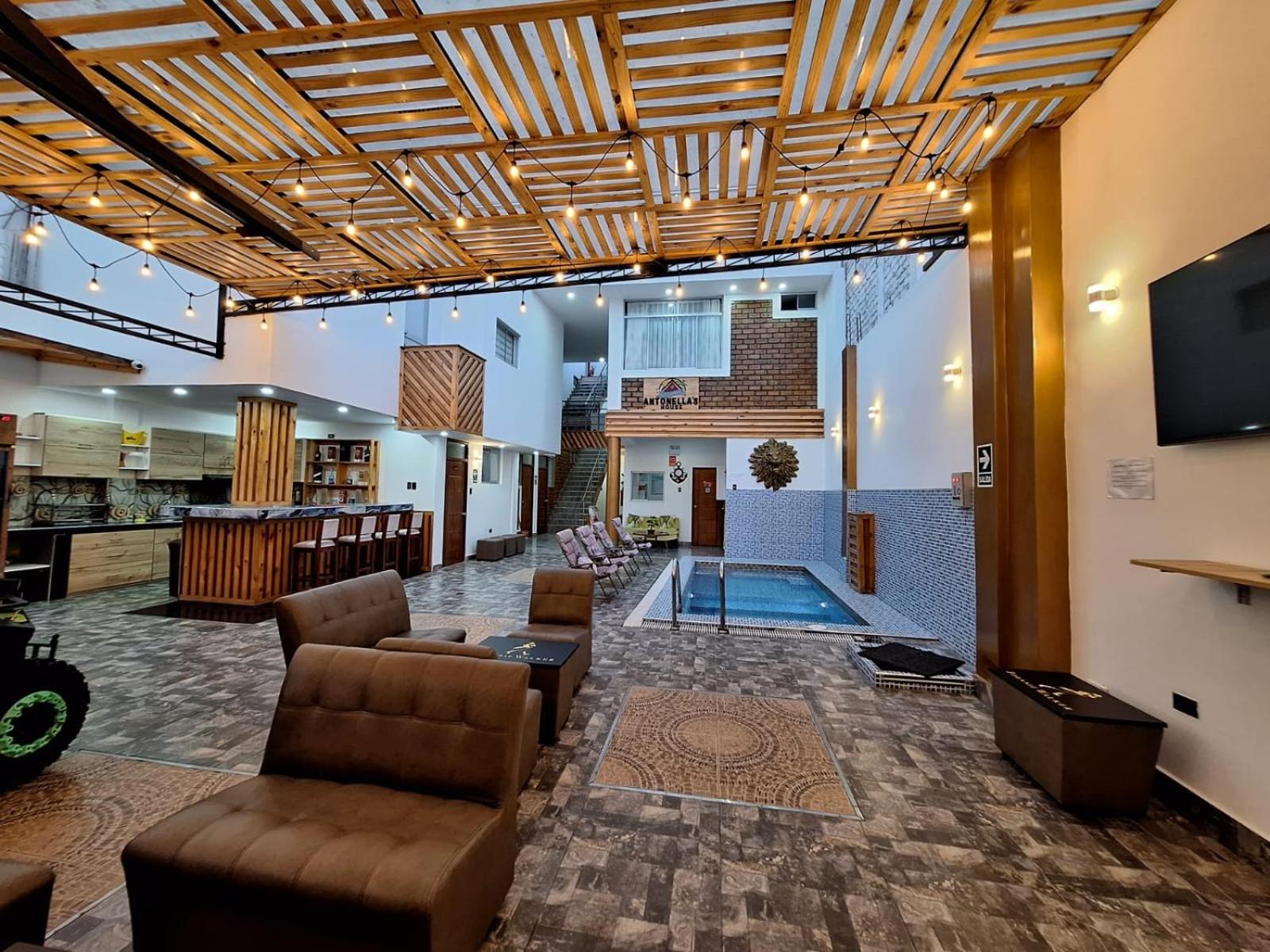 Family Room photo 1
