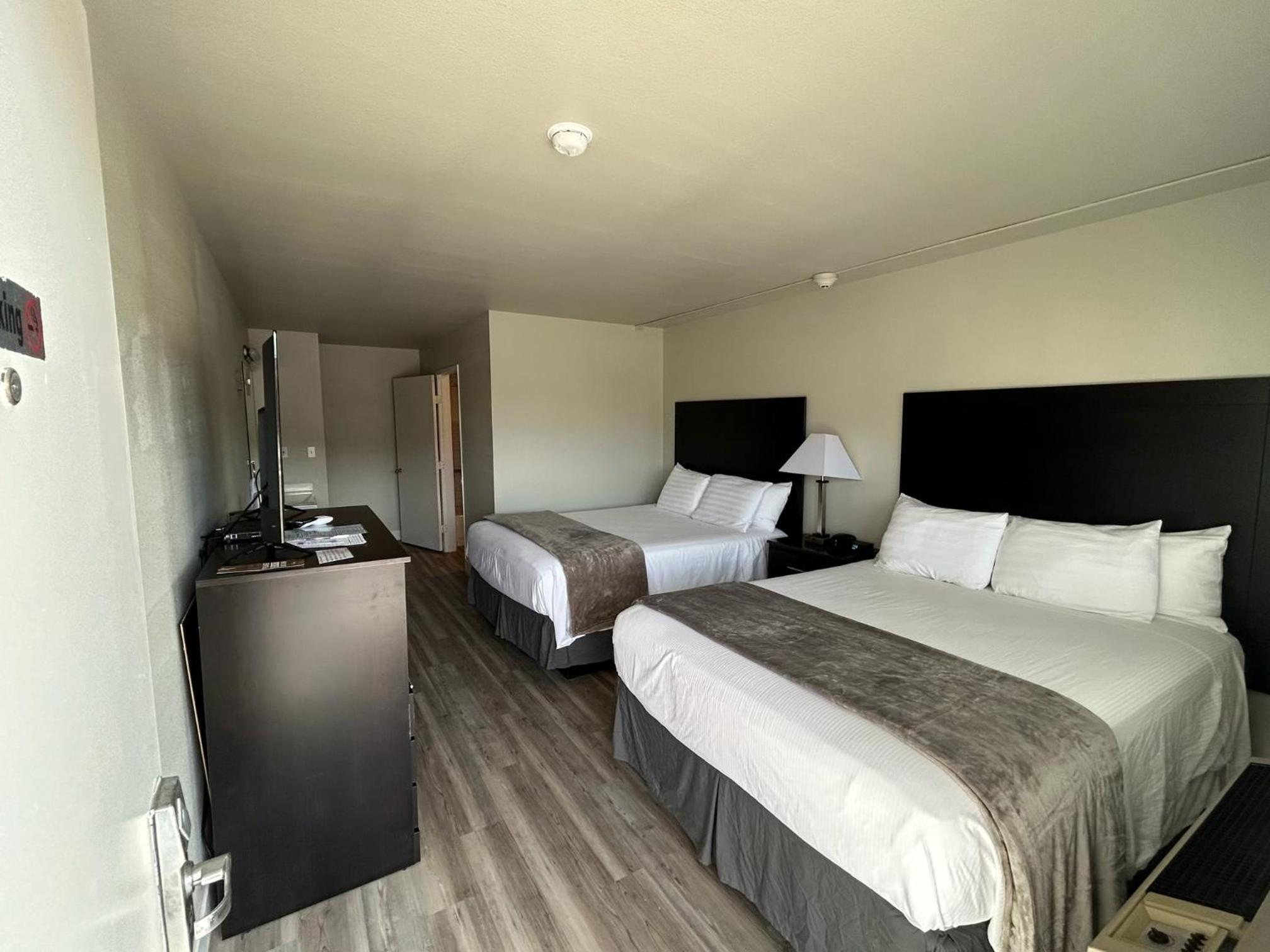 Standard Queen Room with Two Queen Beds