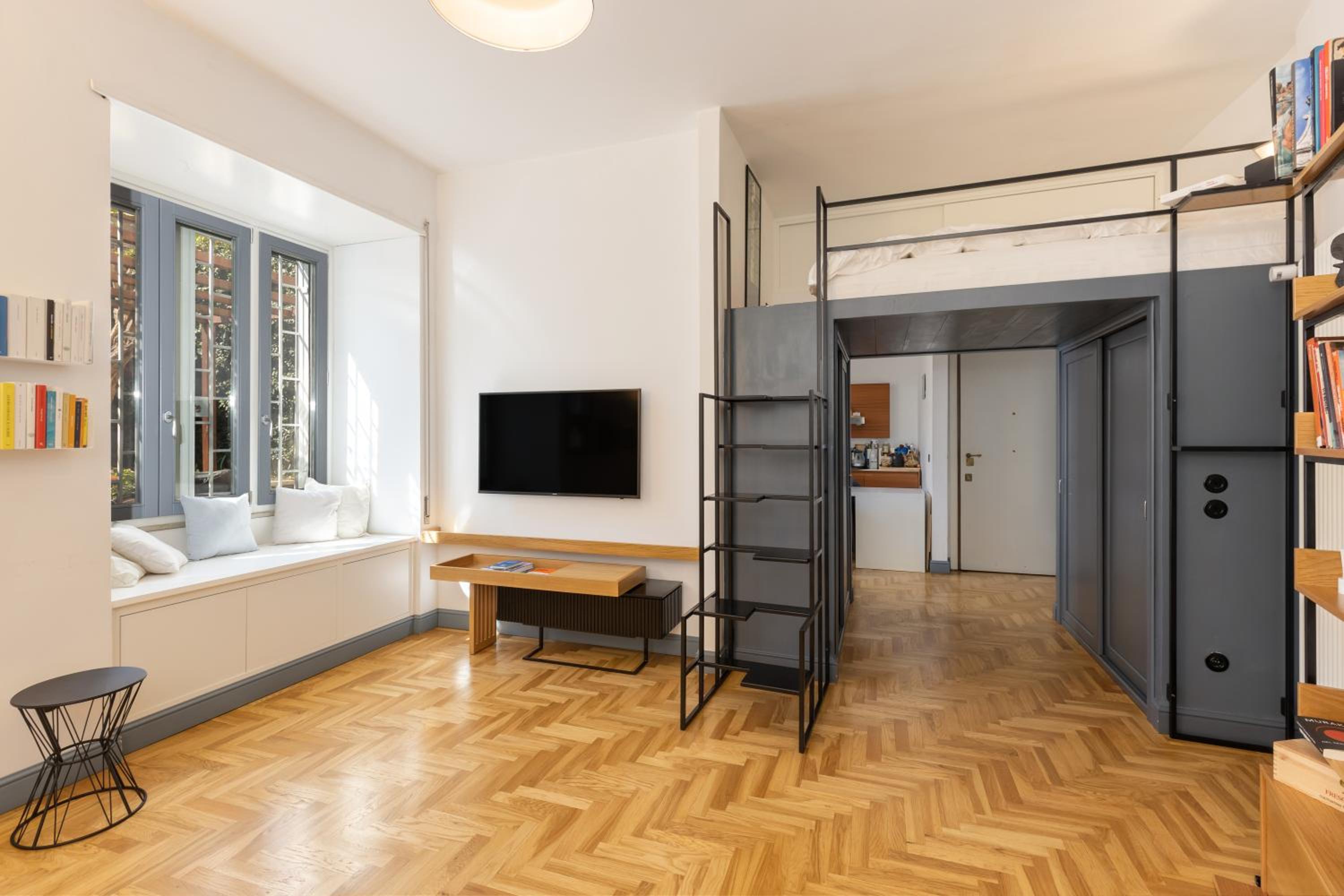 One-Bedroom Apartment