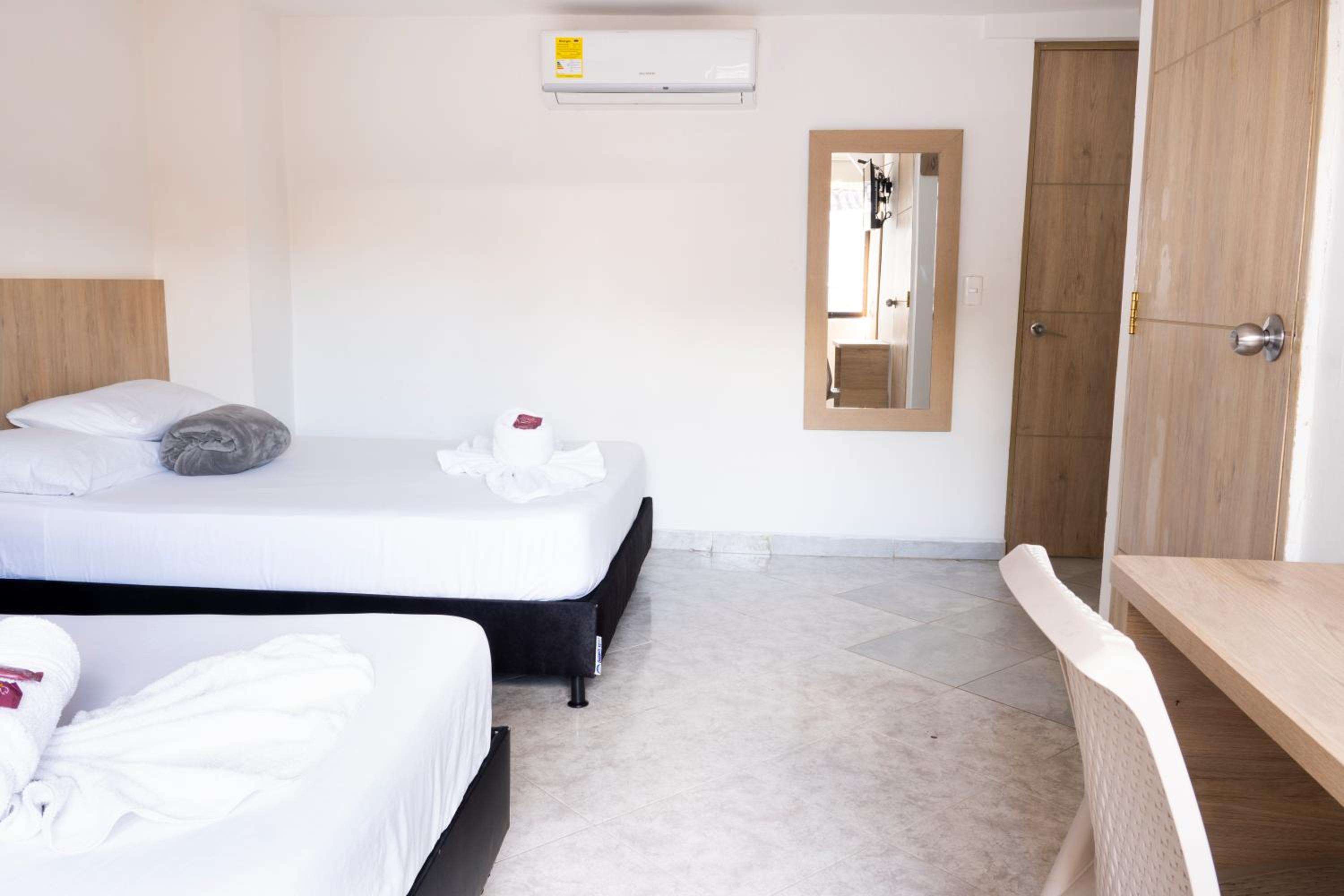 Double Room with Two Double Beds photo 2