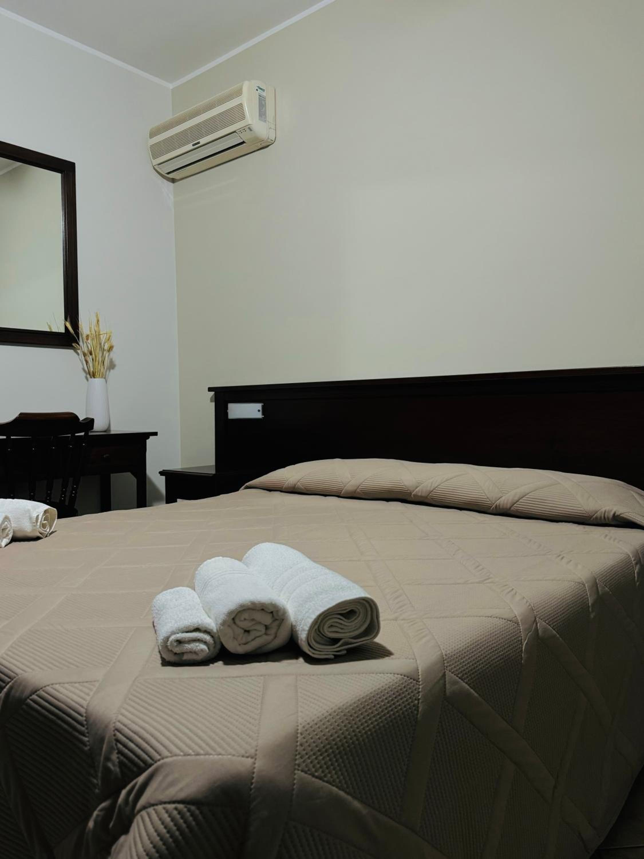 Double Room with Balcony photo 2