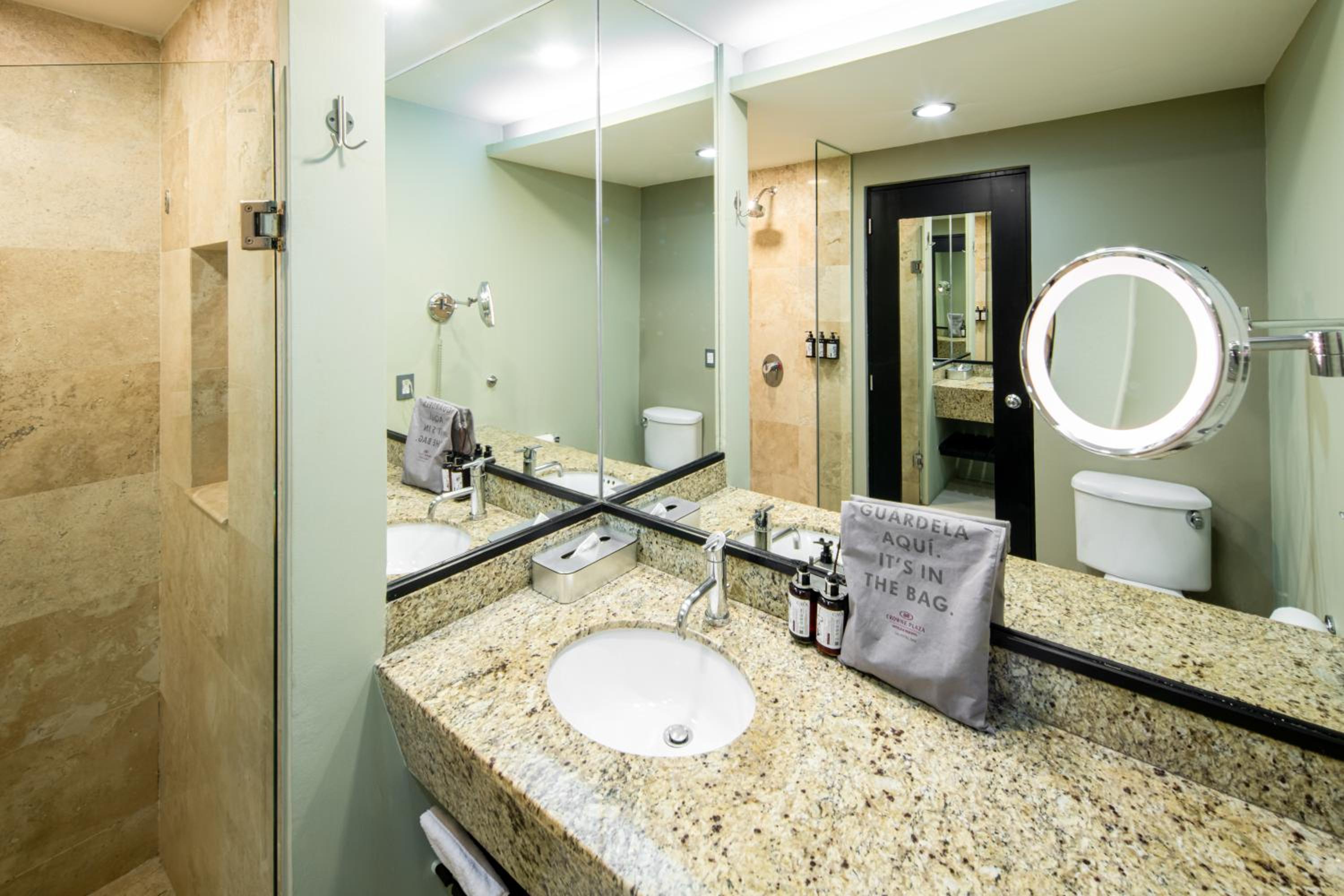 Premium Room - Photo 5