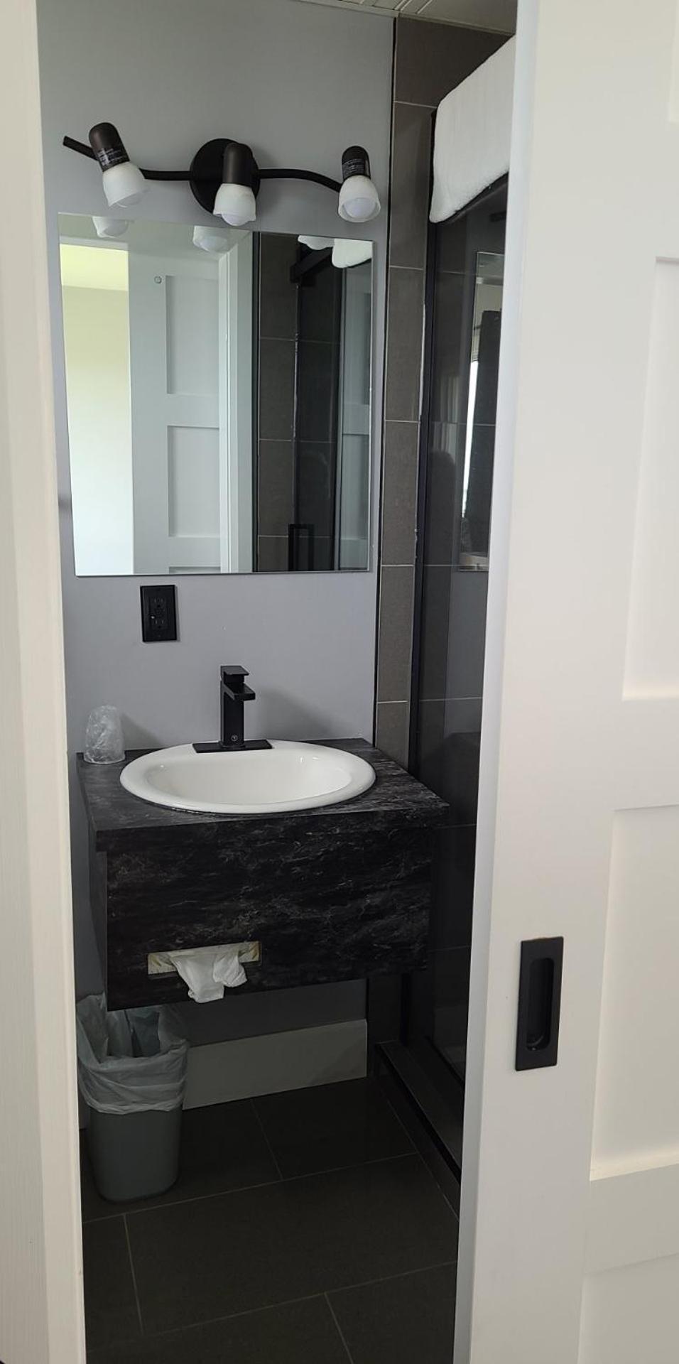 Budget Double Room - Photo 5