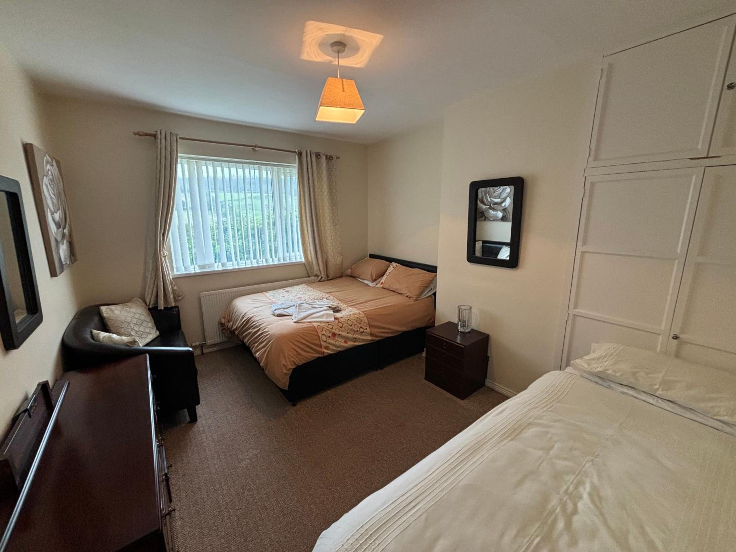 Double Room with Shared Bathroom photo 1
