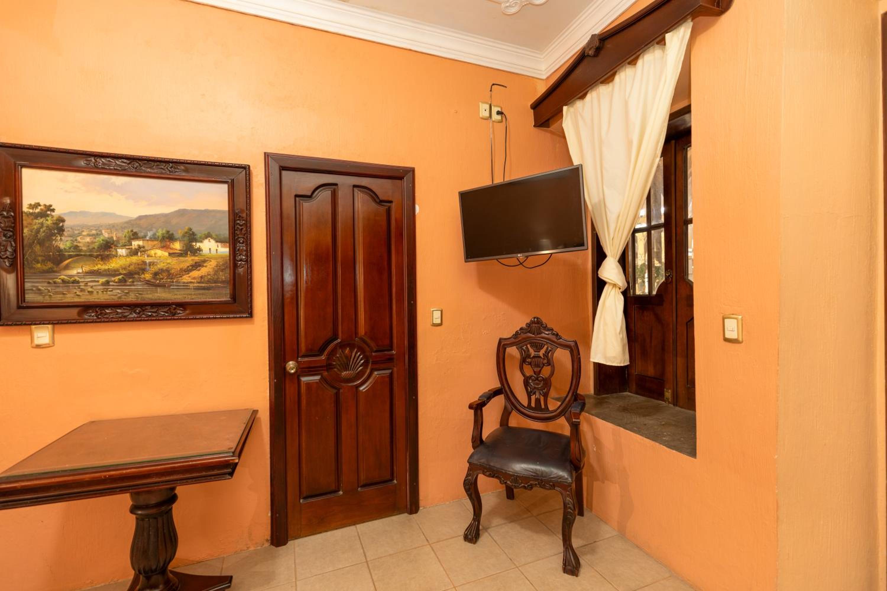 Double Room - Photo 2