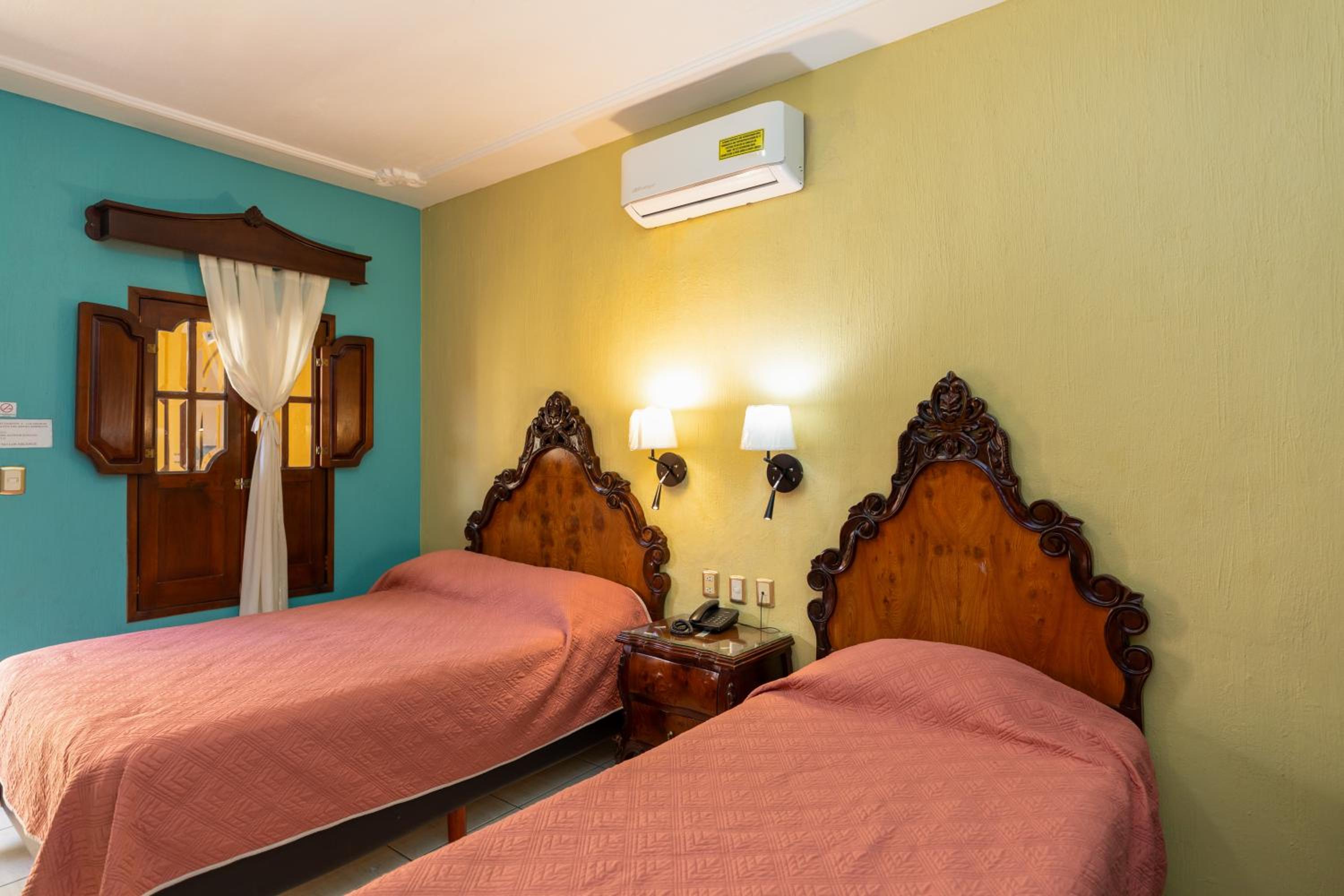 Twin Room - Photo 3