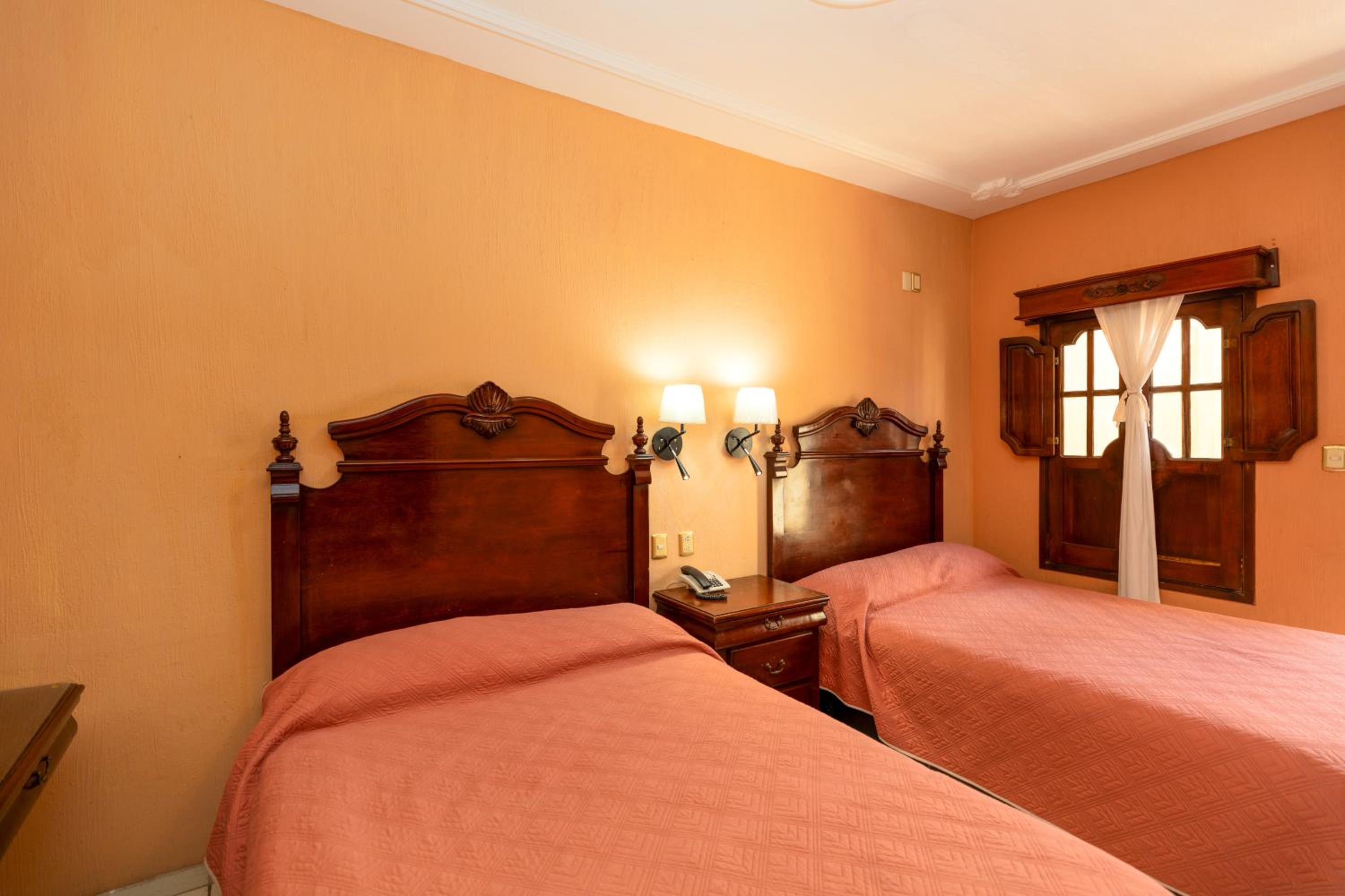 Double Room with Two Double Beds - Photo 3
