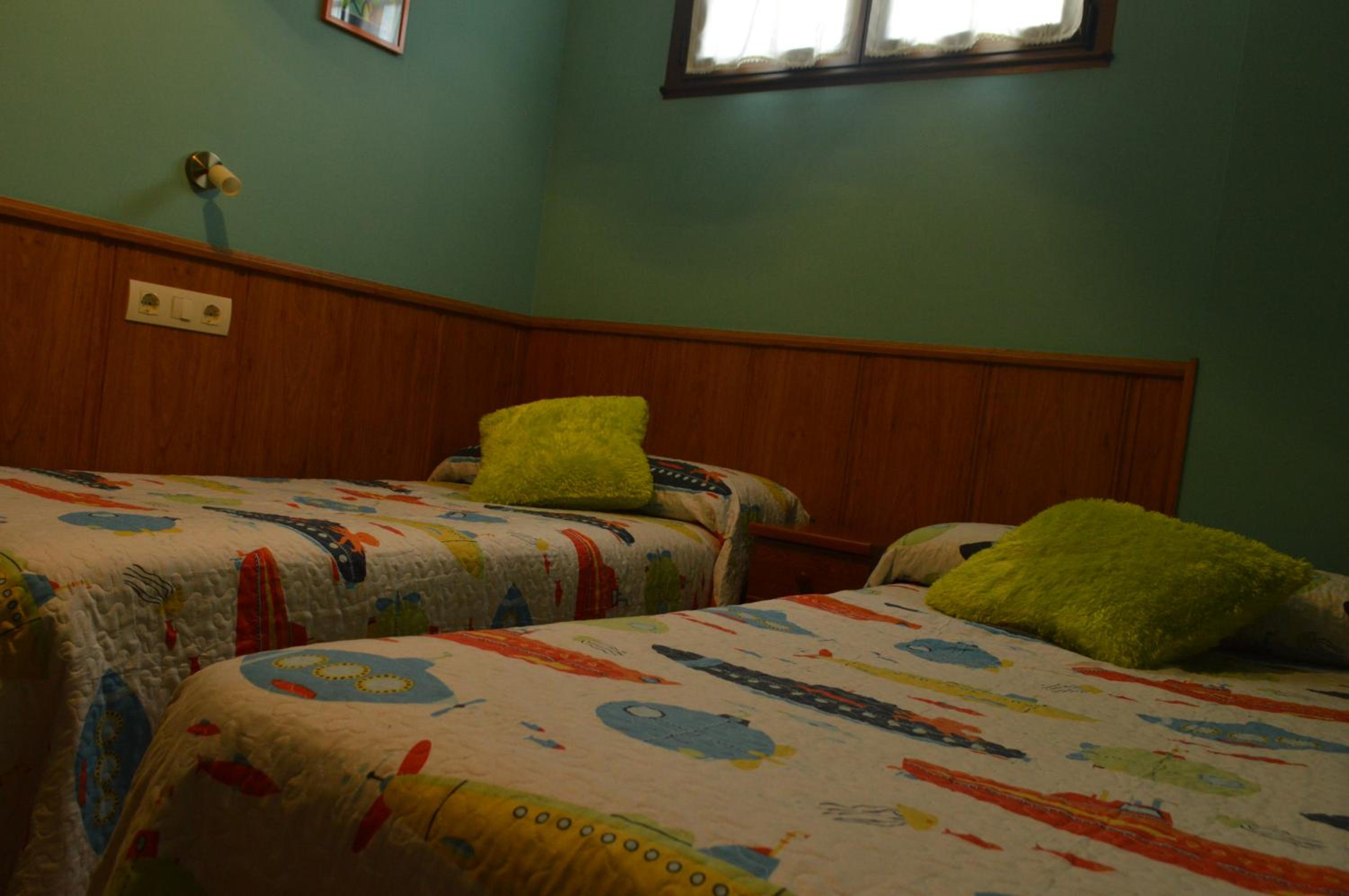 Deluxe Two-Bedroom Apartment with Garden View photo 2