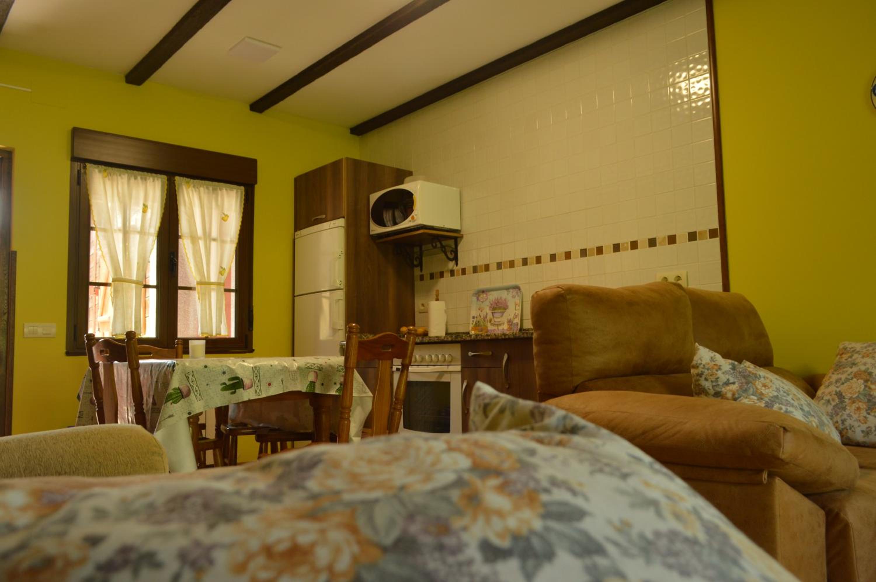 Two-Bedroom Apartment with Garden View photo 2