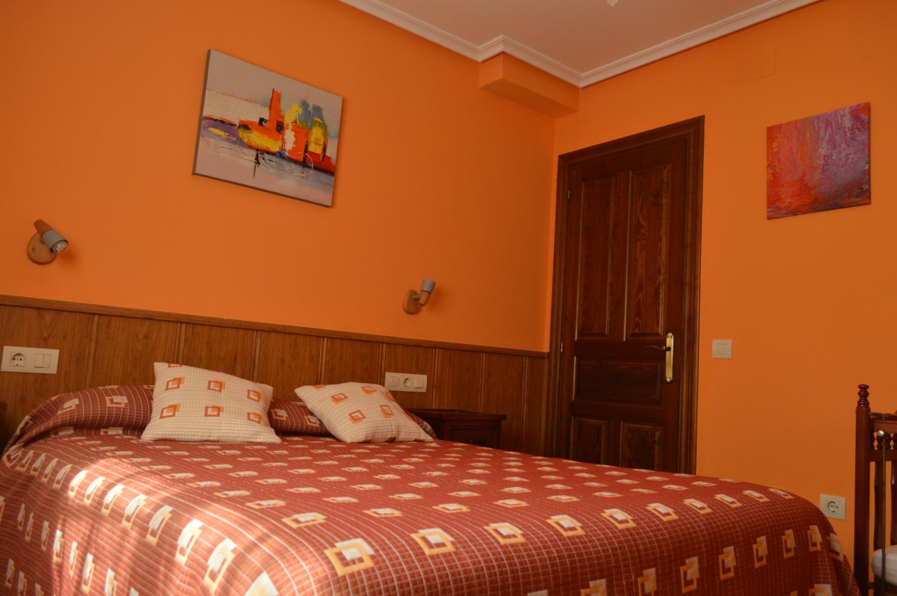 Apartamento de Dos Dormitorios con Vista al Jardín
