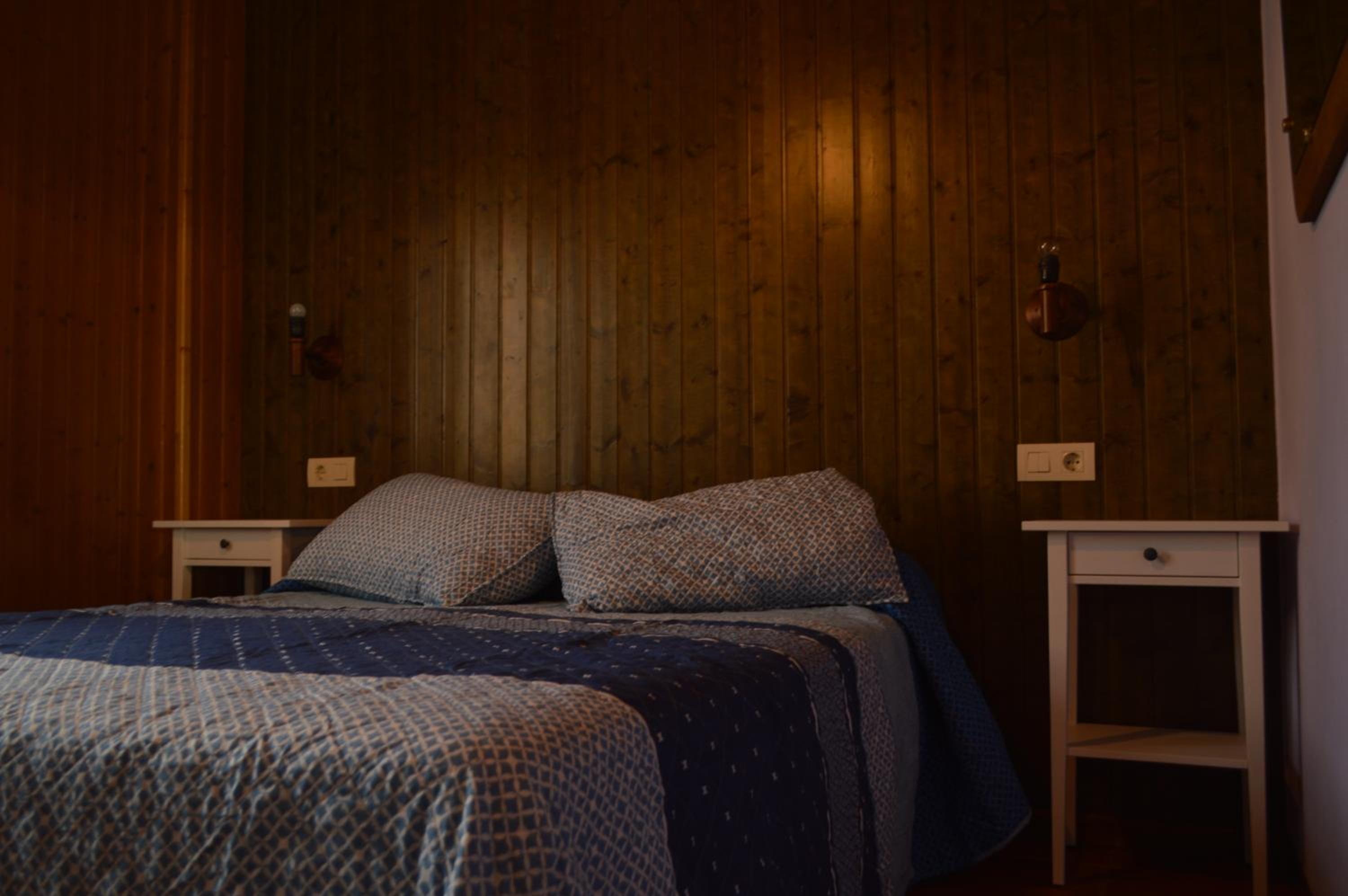 Apartamento de Dos Dormitorios con Vista al Jardín
