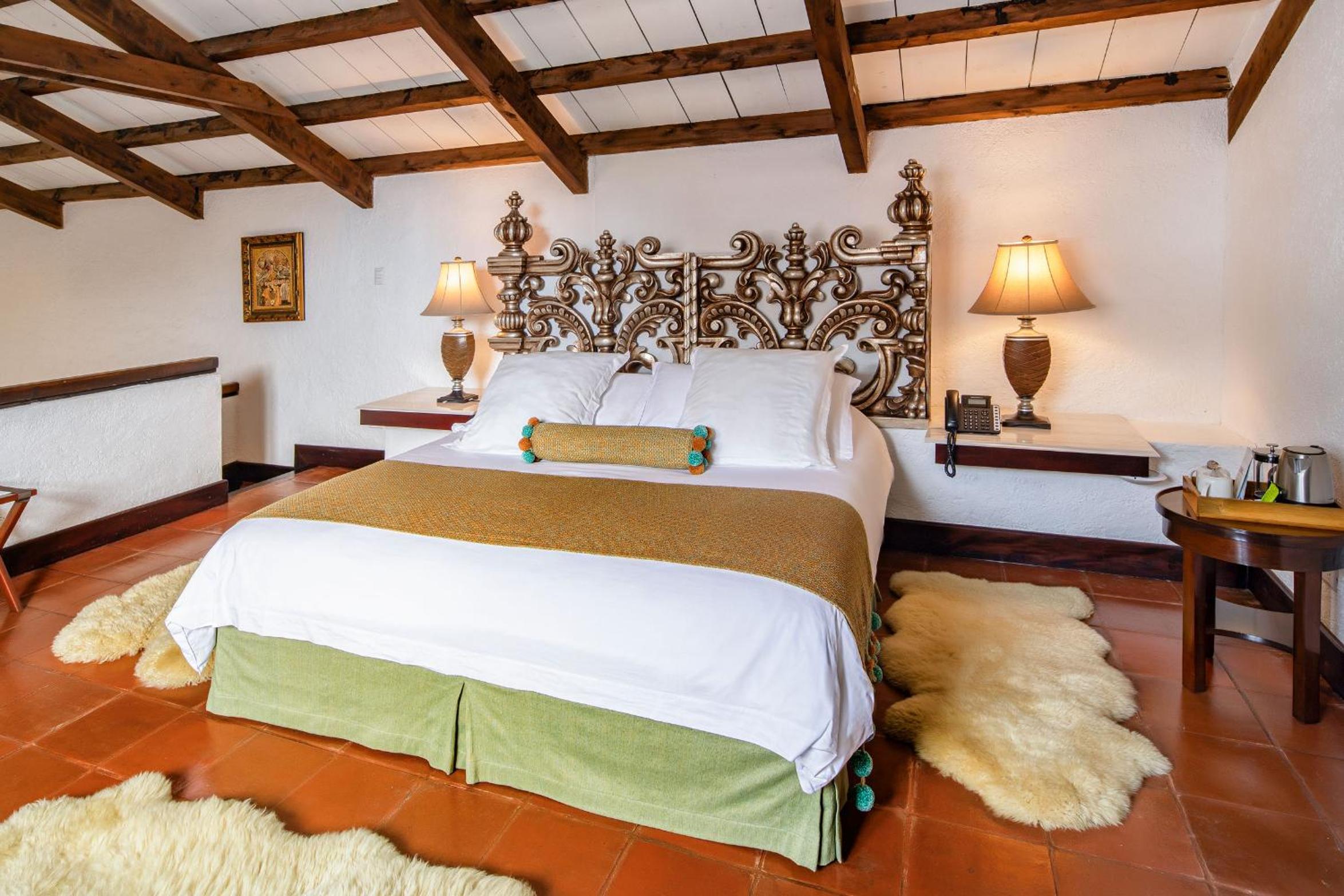 Deluxe King Suite photo 2