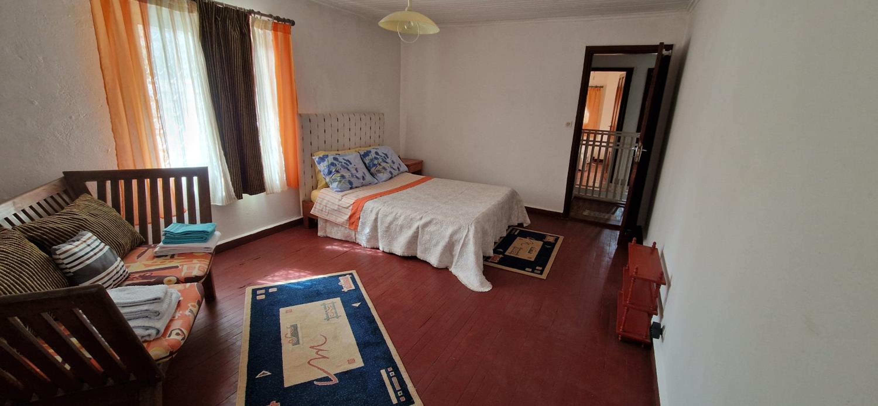 Double Room With Shared Bathroom photo 2