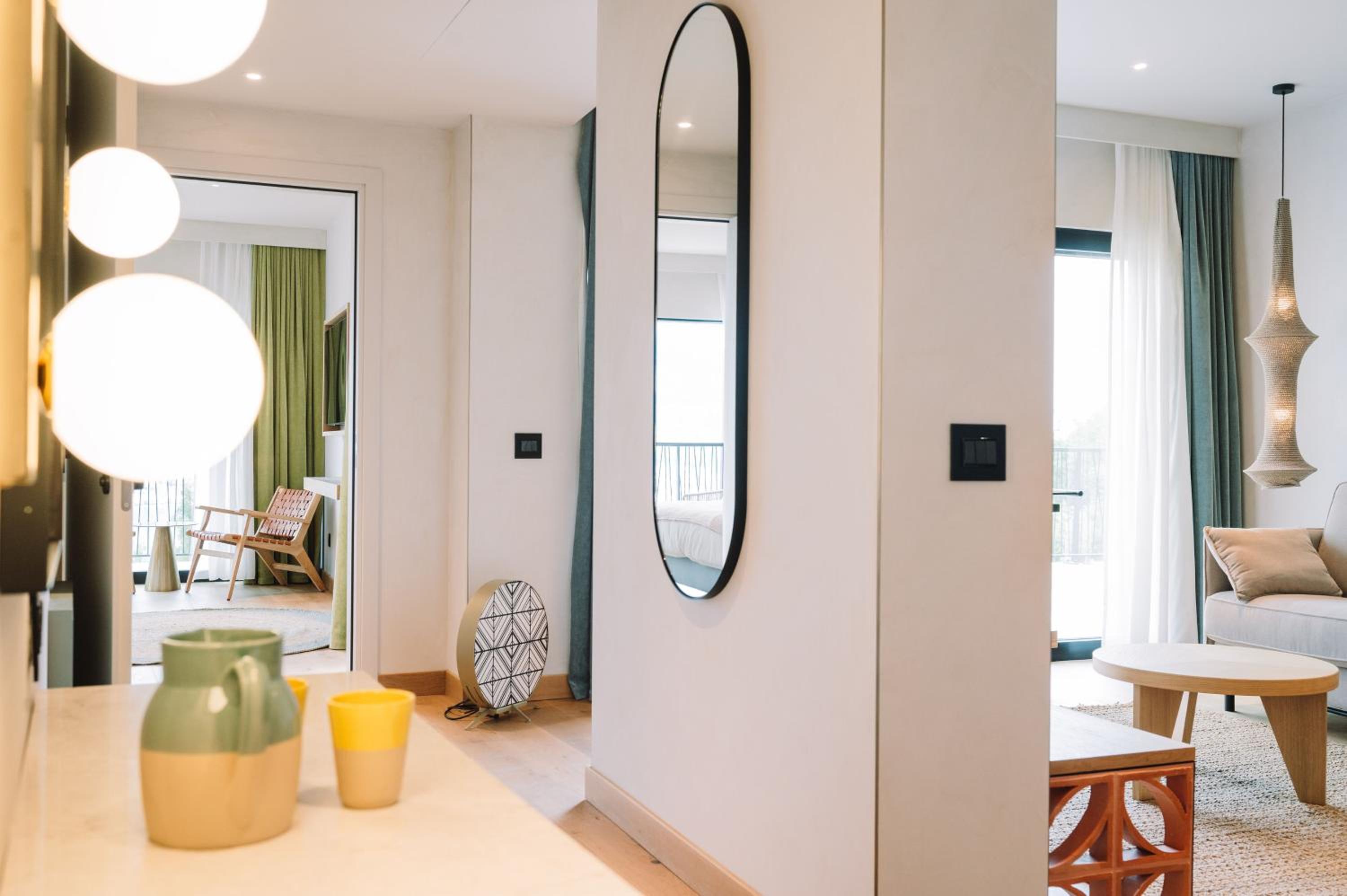 Suite with Garden View - Photo 2