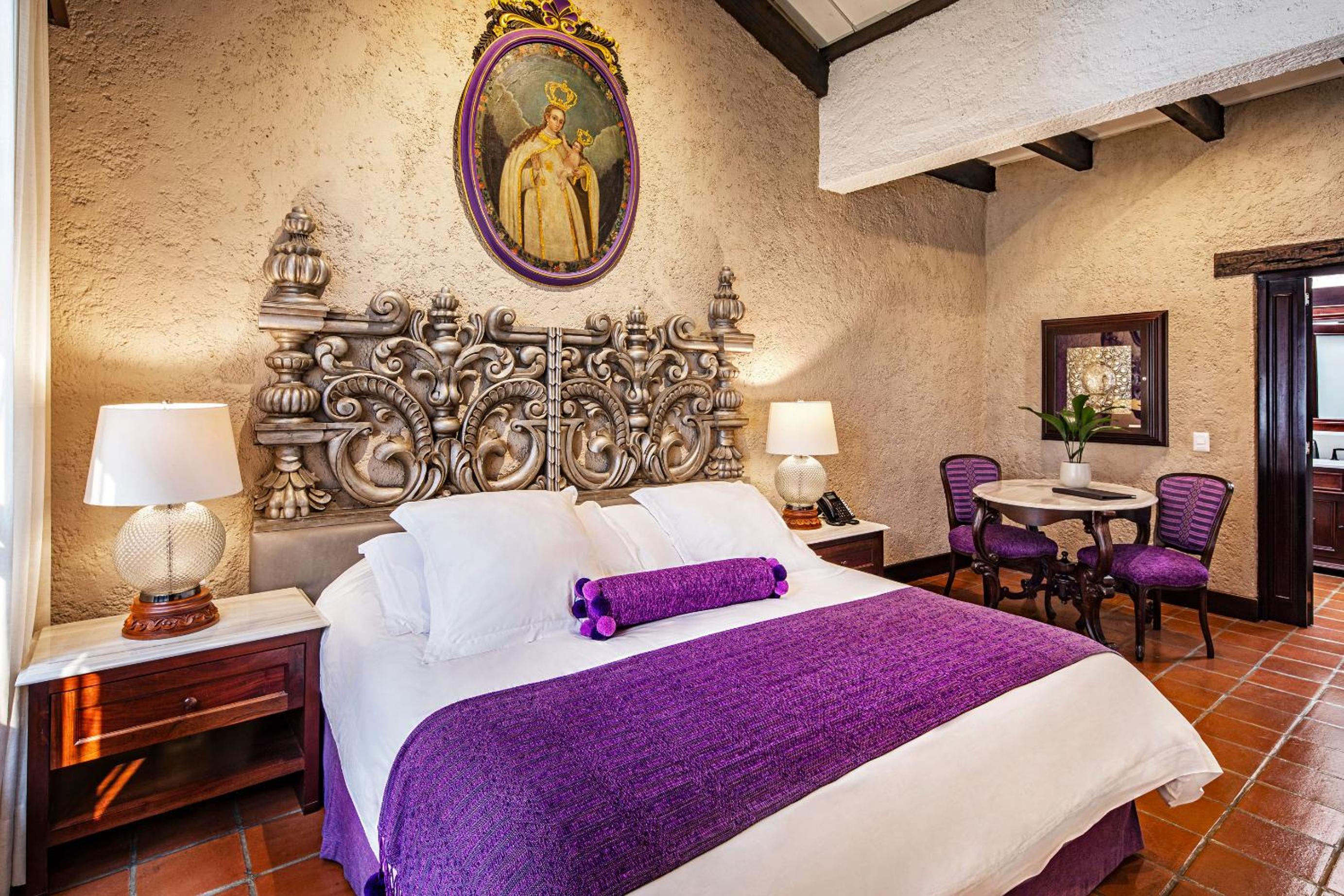 Deluxe King Suite photo 3