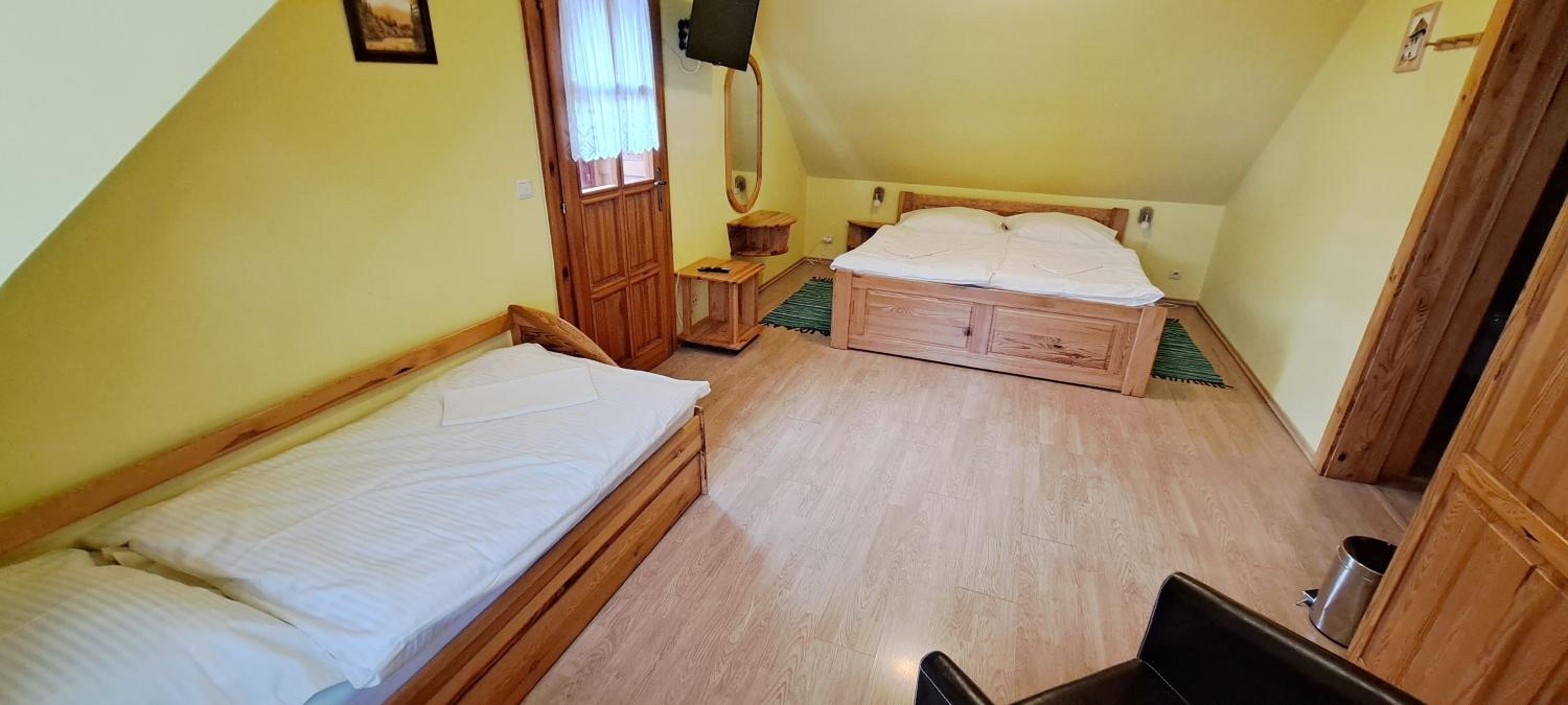 Four-Bedroom House photo 2