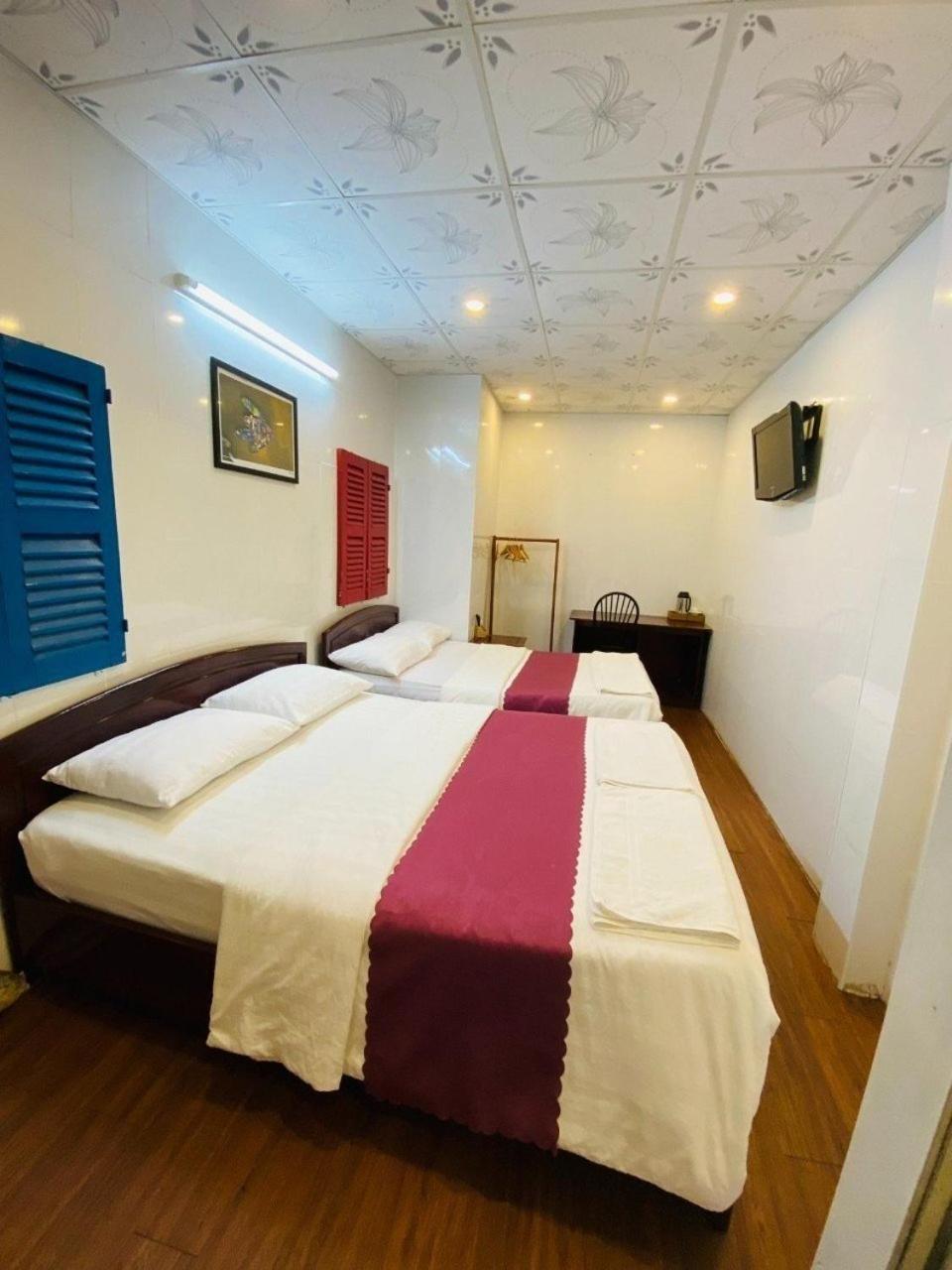 Double Room with Two Double Beds photo 3