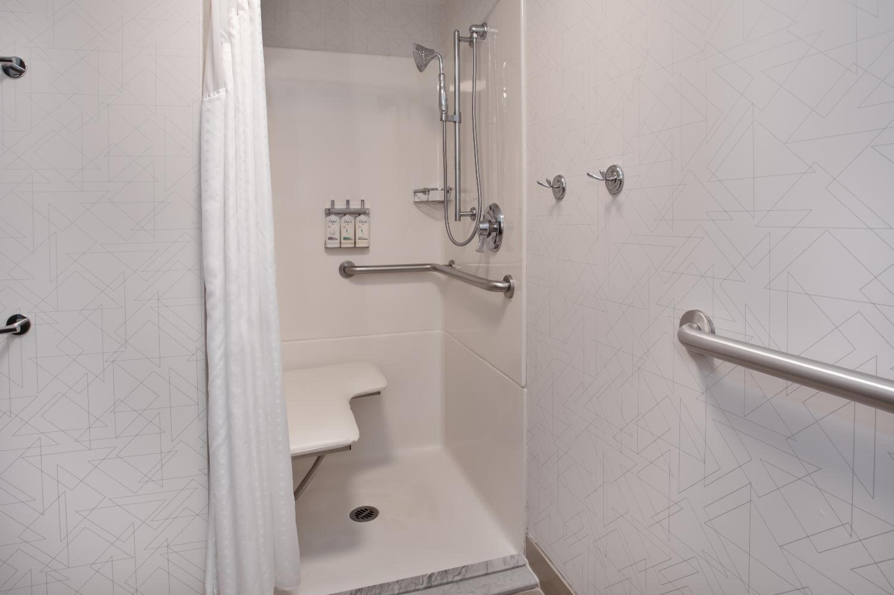 Queen Room with Roll-in Shower - Mobility Accessible