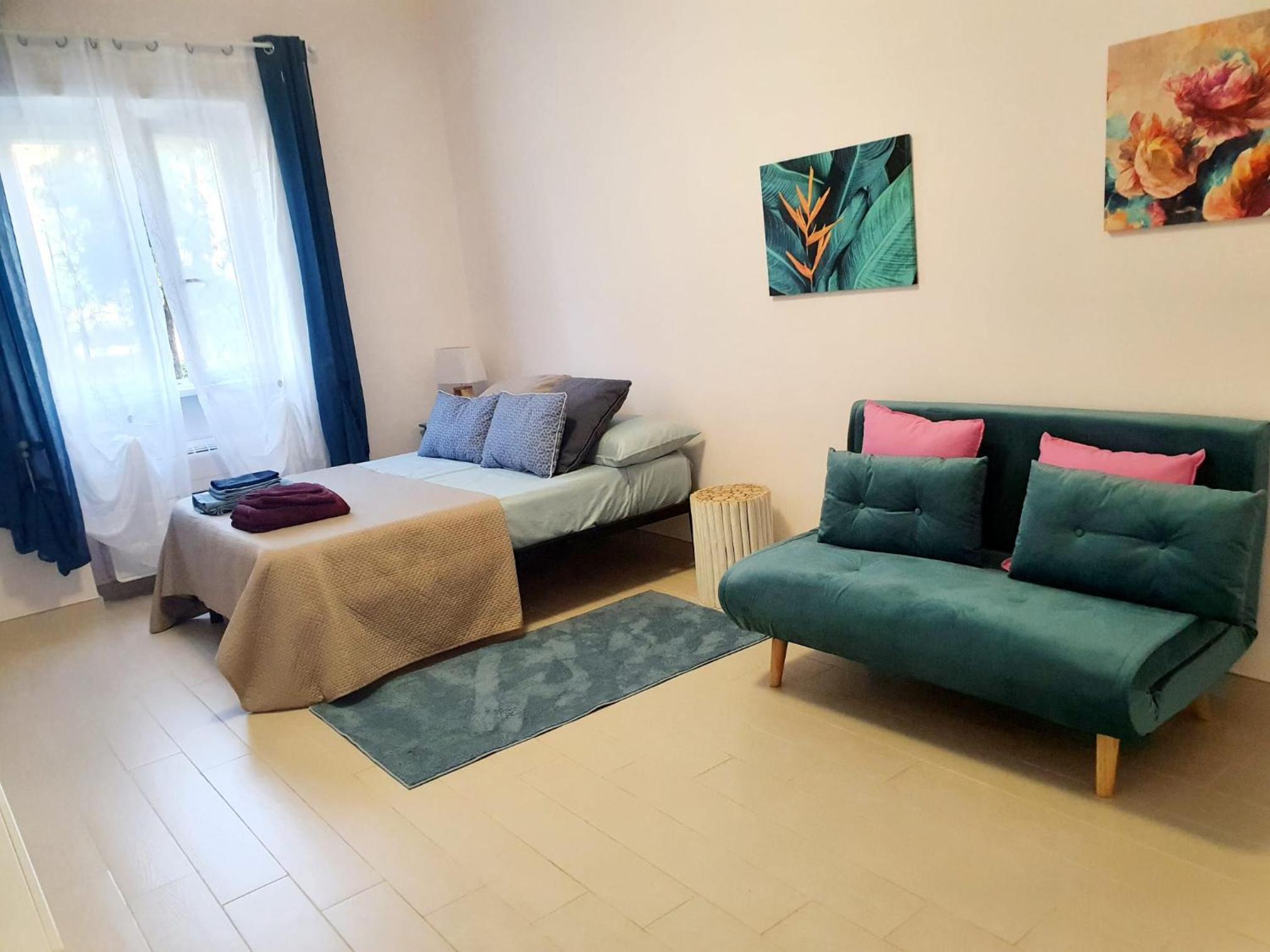 One-Bedroom Apartment