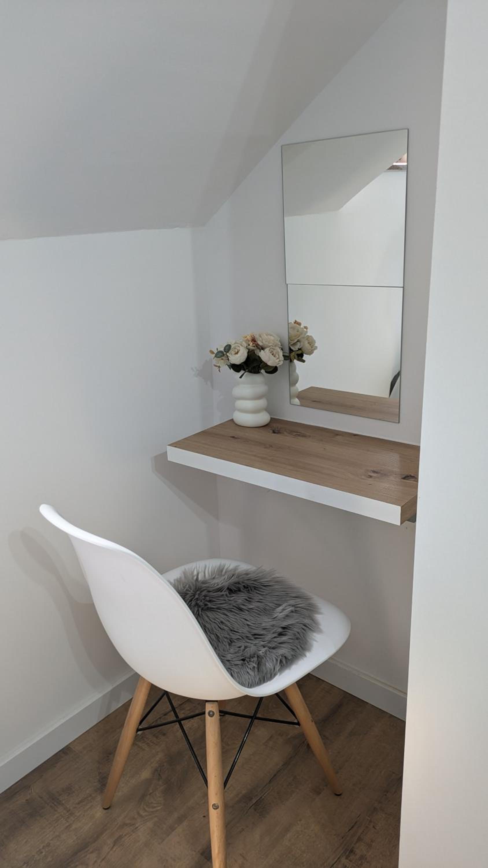 One-Bedroom Apartment - Photo 2