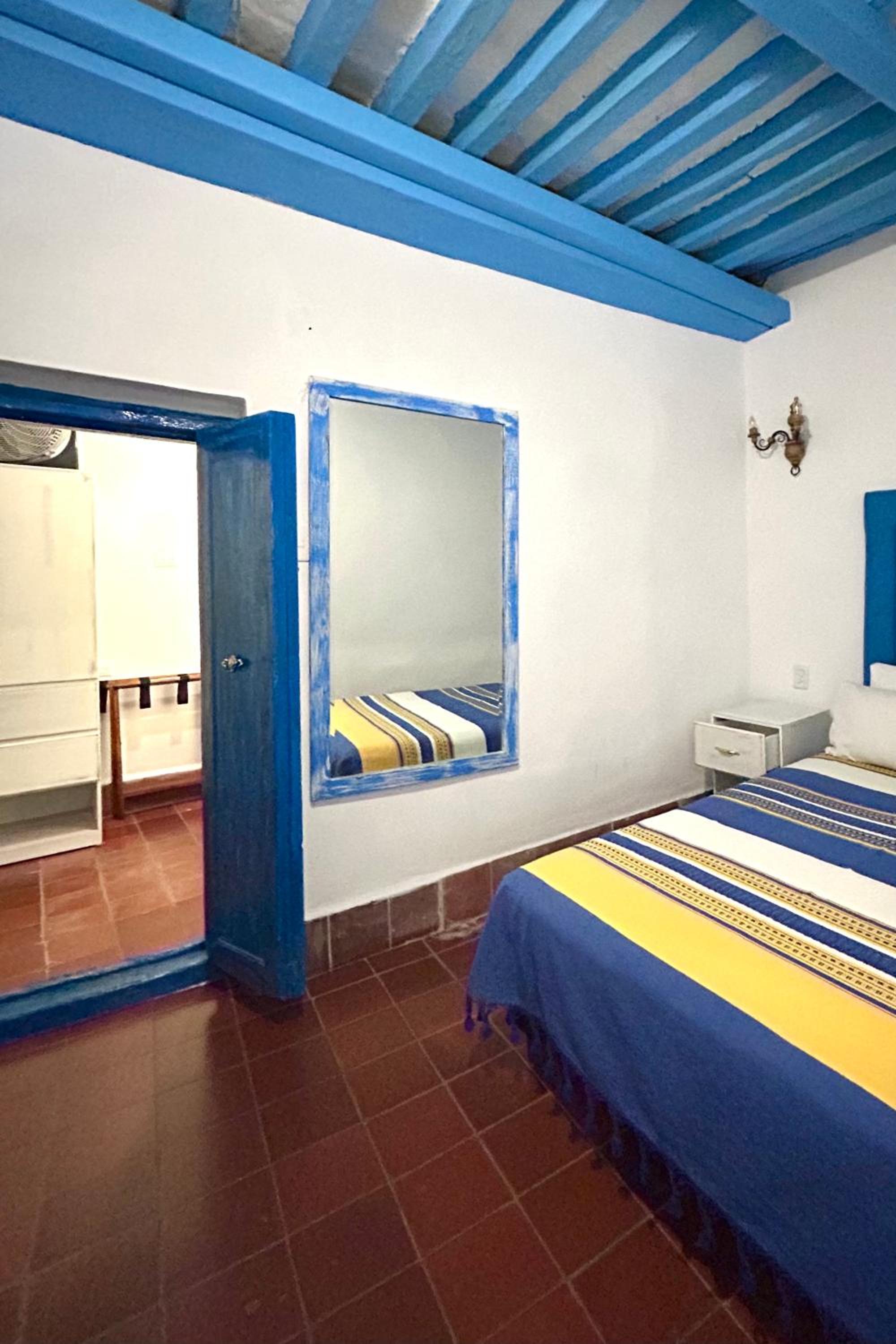 Twin Room with Private External Bathroom - Photo 9
